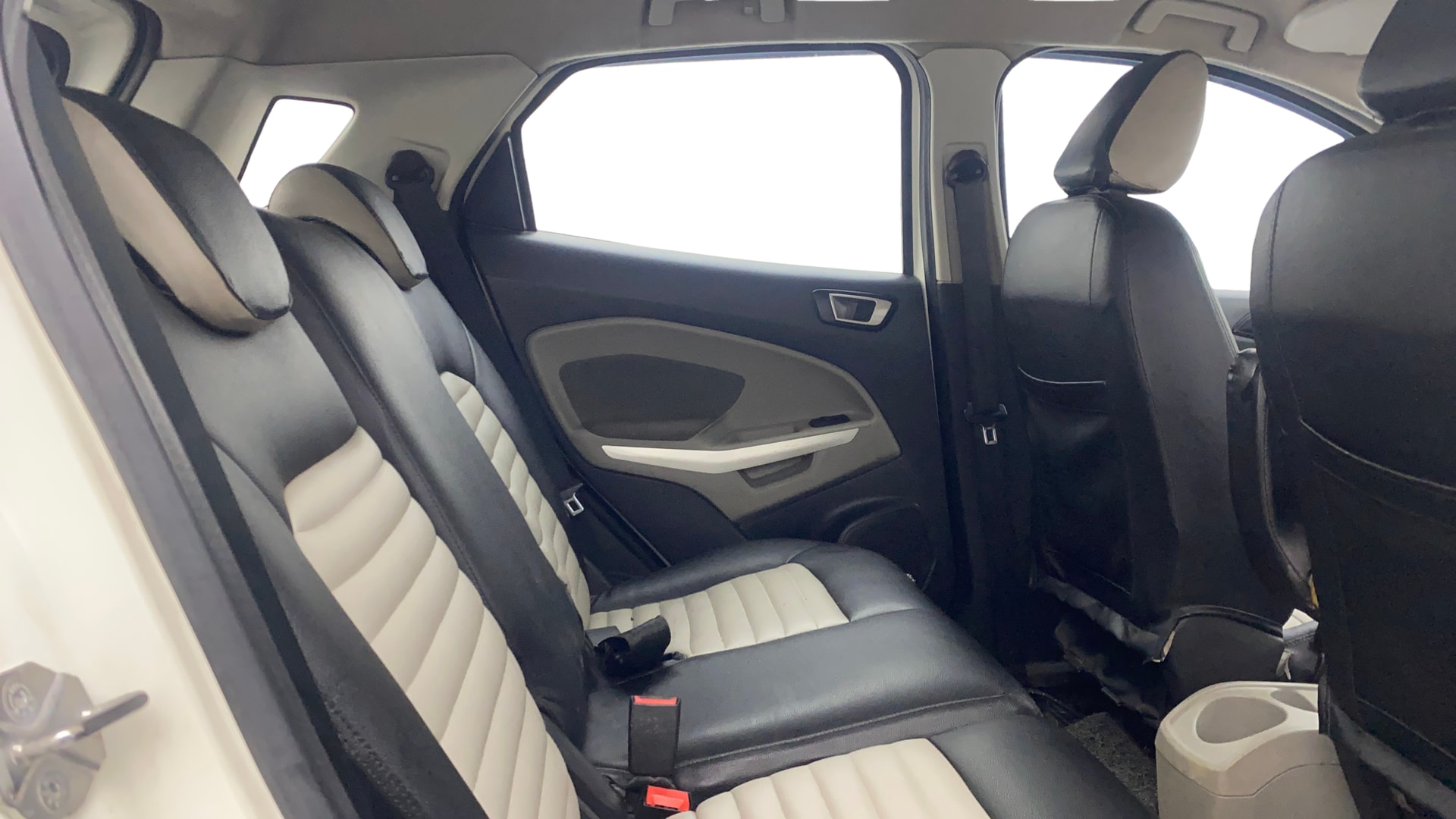 View 2016 Ford EcoSport 1.5 TDCi Diesel Ambiente BS IV Image 34 Used 2016 Ford EcoSport 1.5 TDCi Diesel Ambiente BS IV Image 34