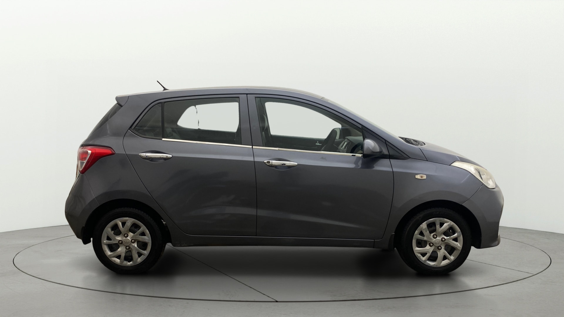View 2017 Hyundai Grand i10 Sportz 1.2 Kappa Image 9 Used 2017 Hyundai Grand i10 Sportz 1.2 Kappa Image 9