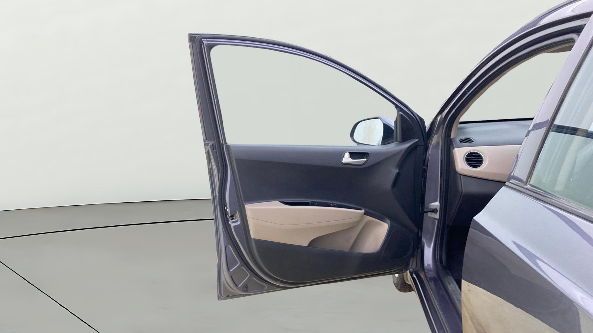 View 2015 Hyundai Grand i10 Asta AT 1.2 Kappa VTVT Image 30 Used 2015 Hyundai Grand i10 Asta AT 1.2 Kappa VTVT Image 30
