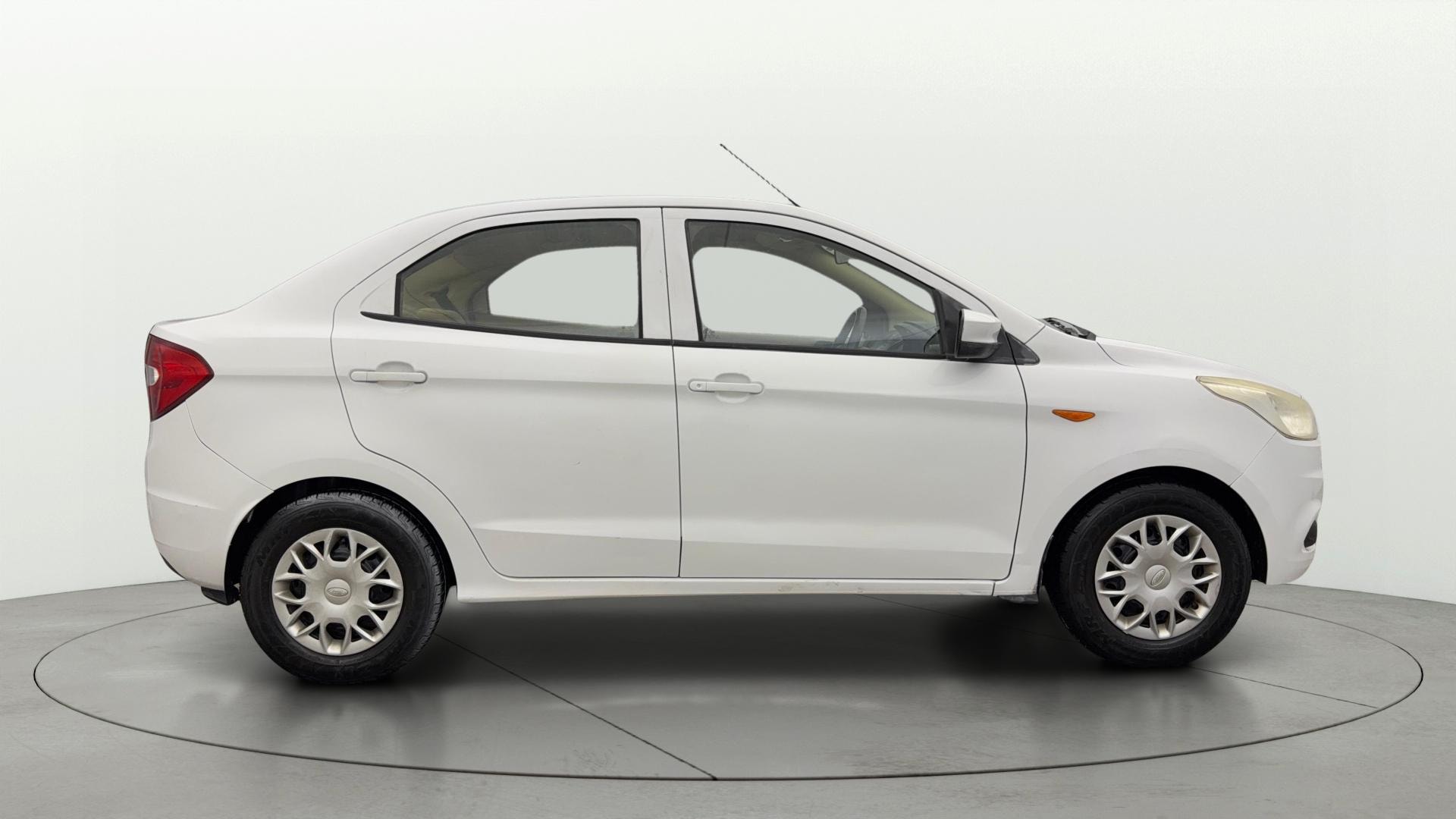View 2016 Ford Figo Aspire 1.2P Ambiente MT BS IV Image 8 Used 2016 Ford Figo Aspire 1.2P Ambiente MT BS IV Image 8