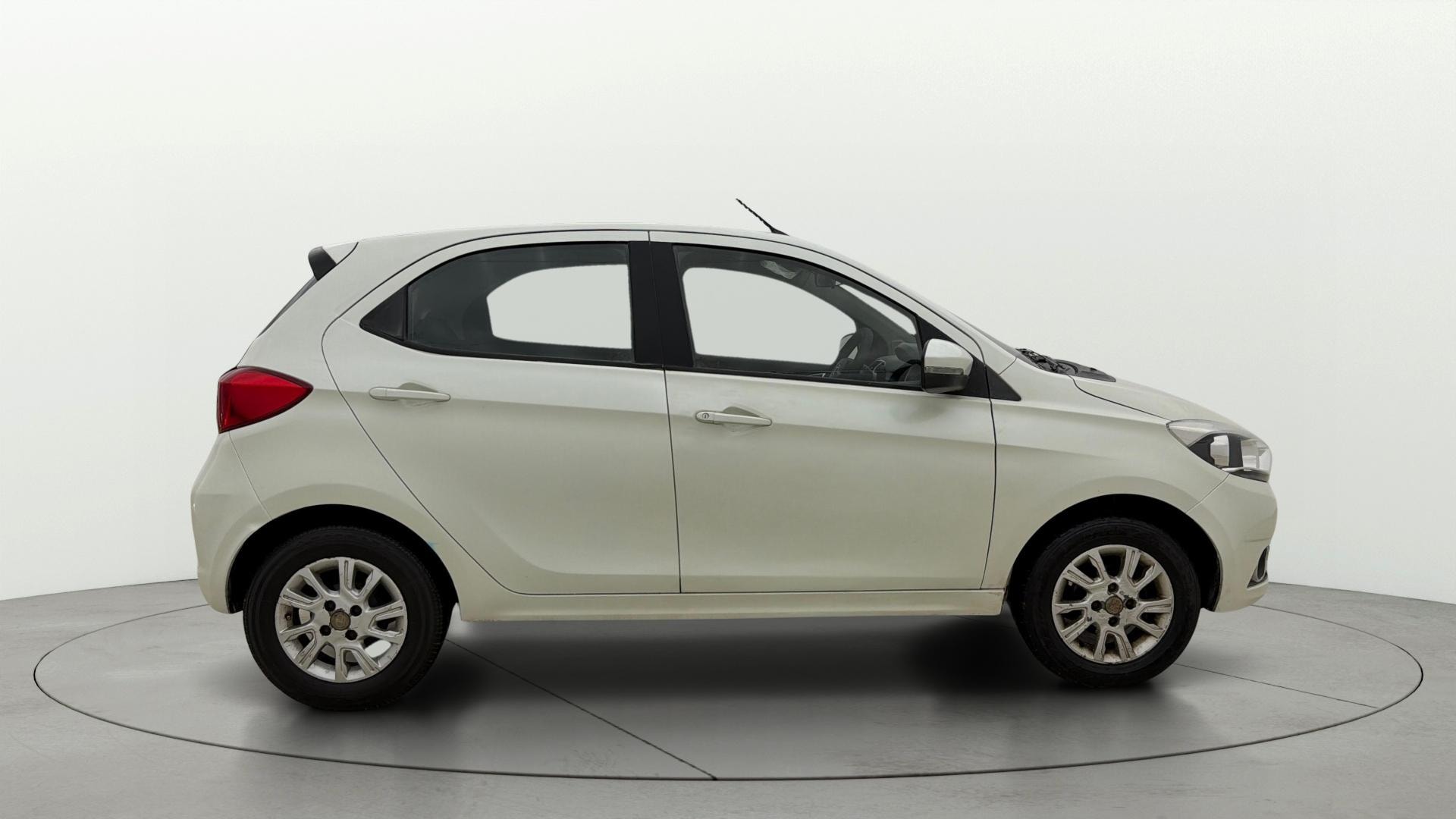 View 2017 Tata Tiago Revotorq XB Image 8 Used 2017 Tata Tiago Revotorq XB Image 8