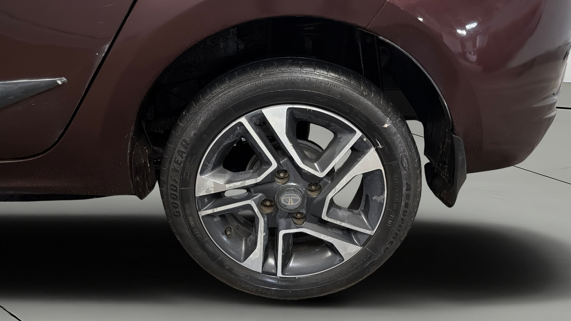 View 2020 Tata Tigor XE Diesel Image 11 Used 2020 Tata Tigor XE Diesel Image 11