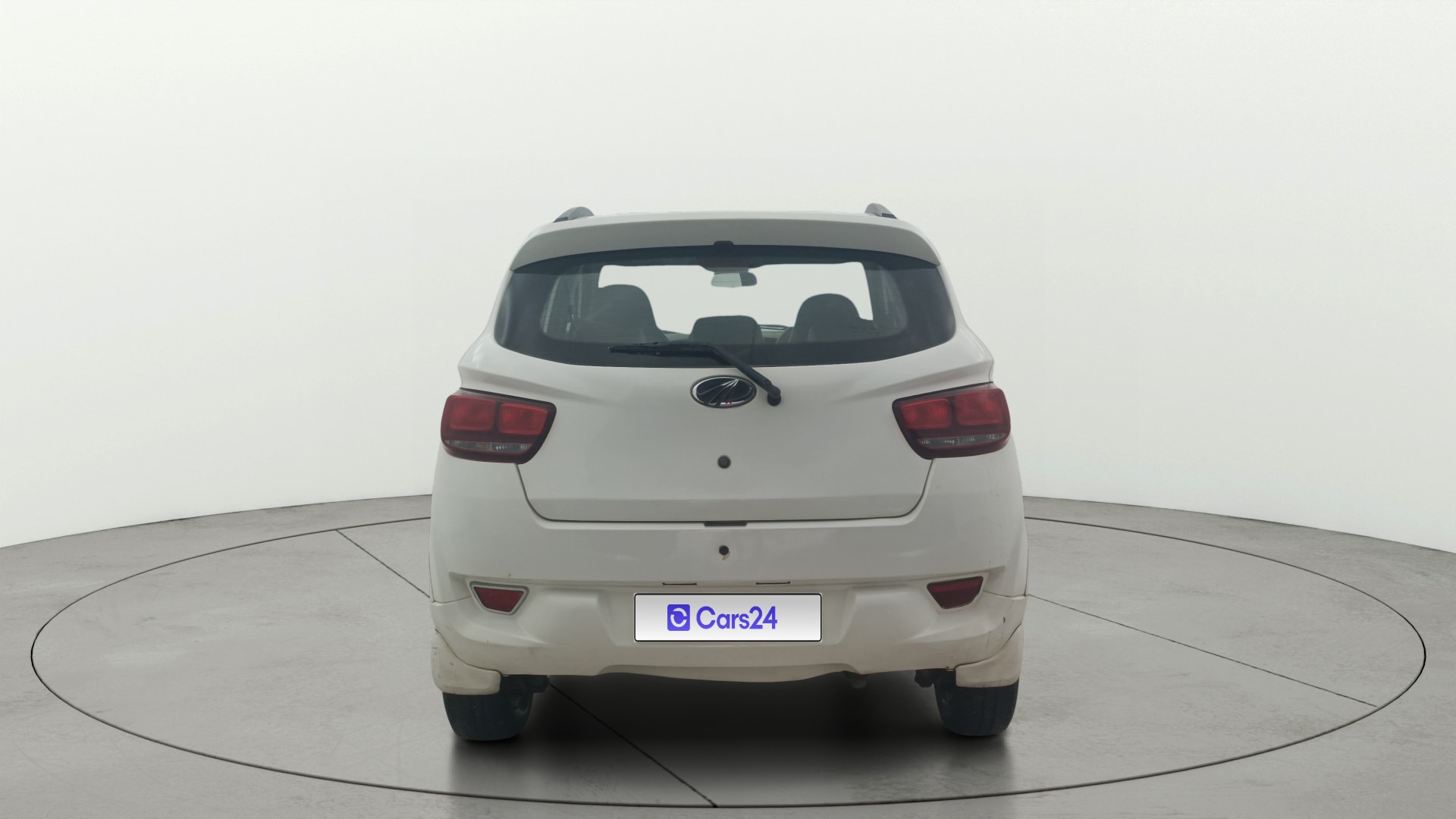 View 2016 Mahindra KUV100 K8 Diesel 6 Seater BS IV Image 38 Used 2016 Mahindra KUV100 K8 Diesel 6 Seater BS IV Image 38