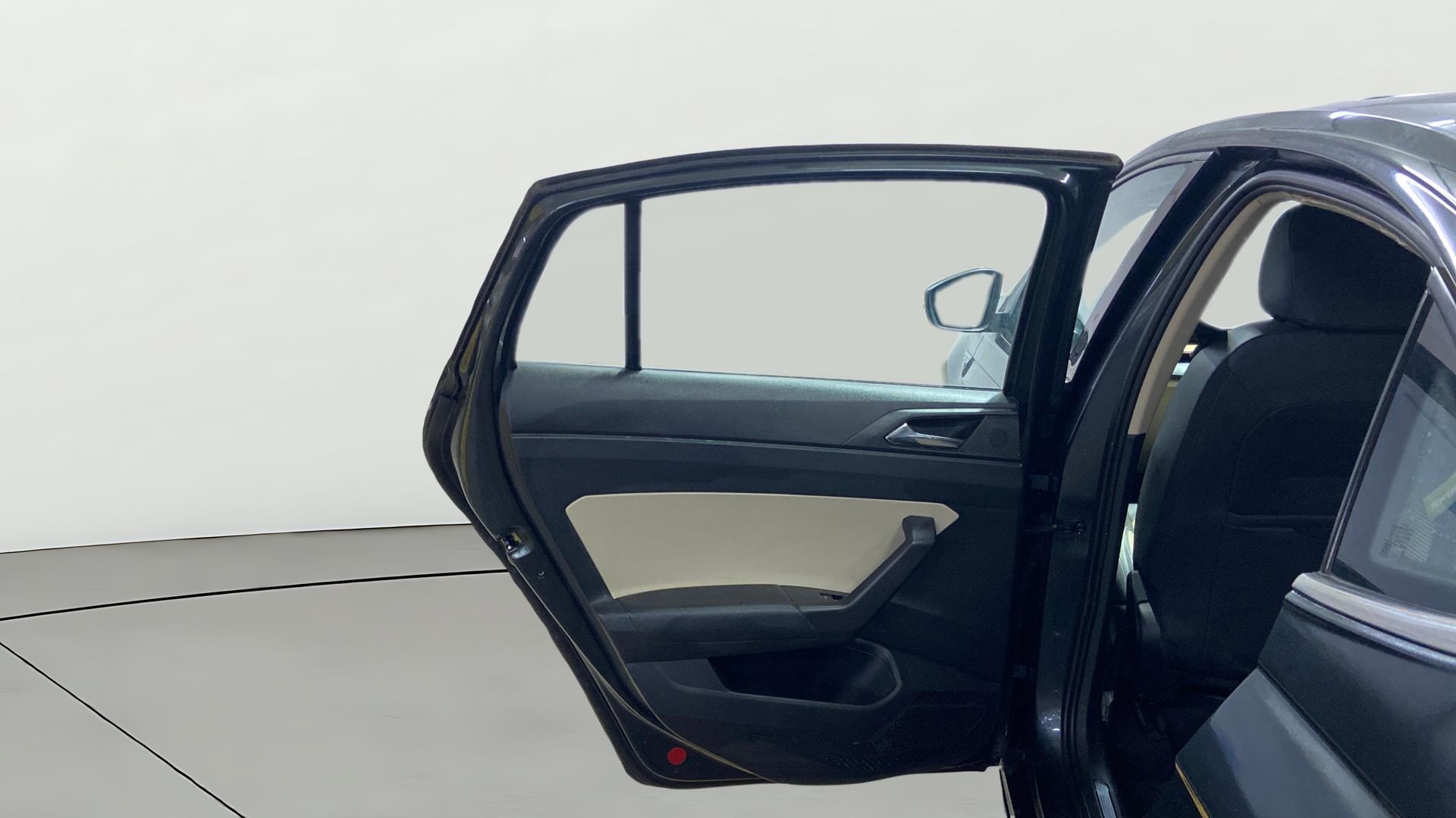 View 2022 Skoda Slavia Style 1.5 TSI DSG Image 15 Used 2022 Skoda Slavia Style 1.5 TSI DSG Image 15