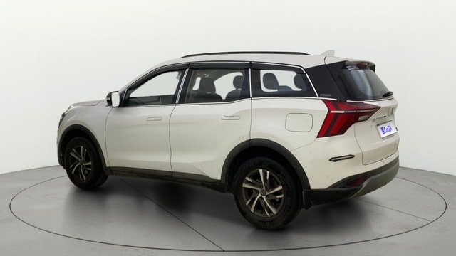 View Mahindra XUV700 Image 2 Used Mahindra XUV700 Image 2