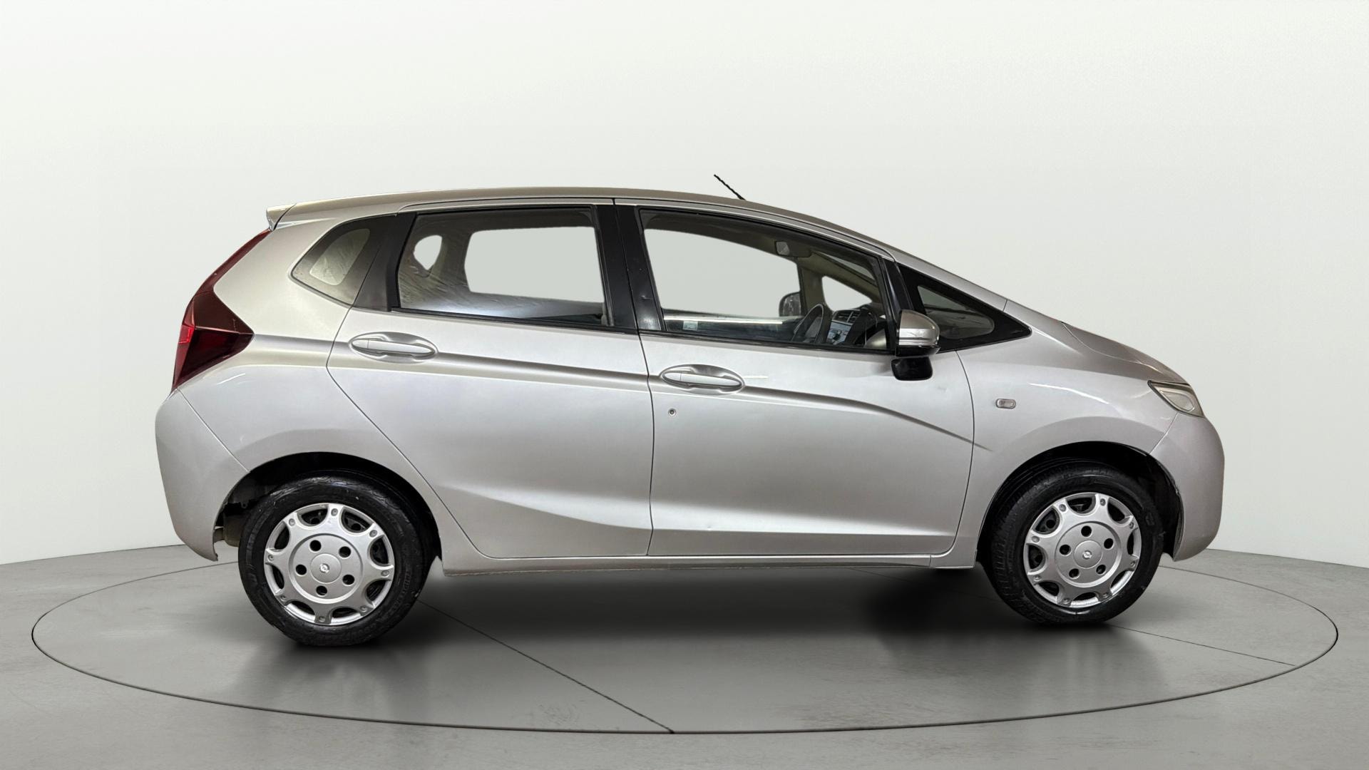 View 2016 Honda Jazz E MT Diesel Image 25 Used 2016 Honda Jazz E MT Diesel Image 25