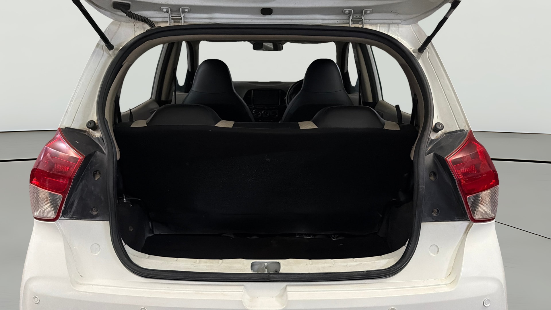 View 2019 Hyundai New Santro D-Lite Petrol Image 37 Used 2019 Hyundai New Santro D-Lite Petrol Image 37