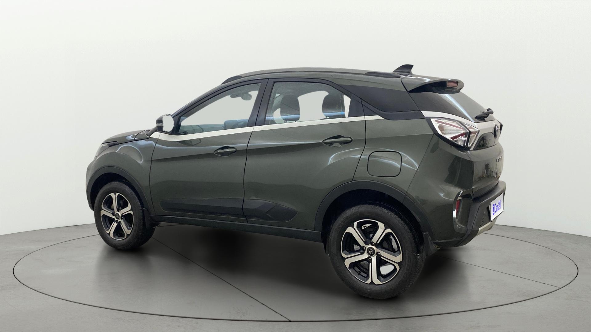 View 2022 Tata Nexon Revotron XE Image 2 Used 2022 Tata Nexon Revotron XE Image 2