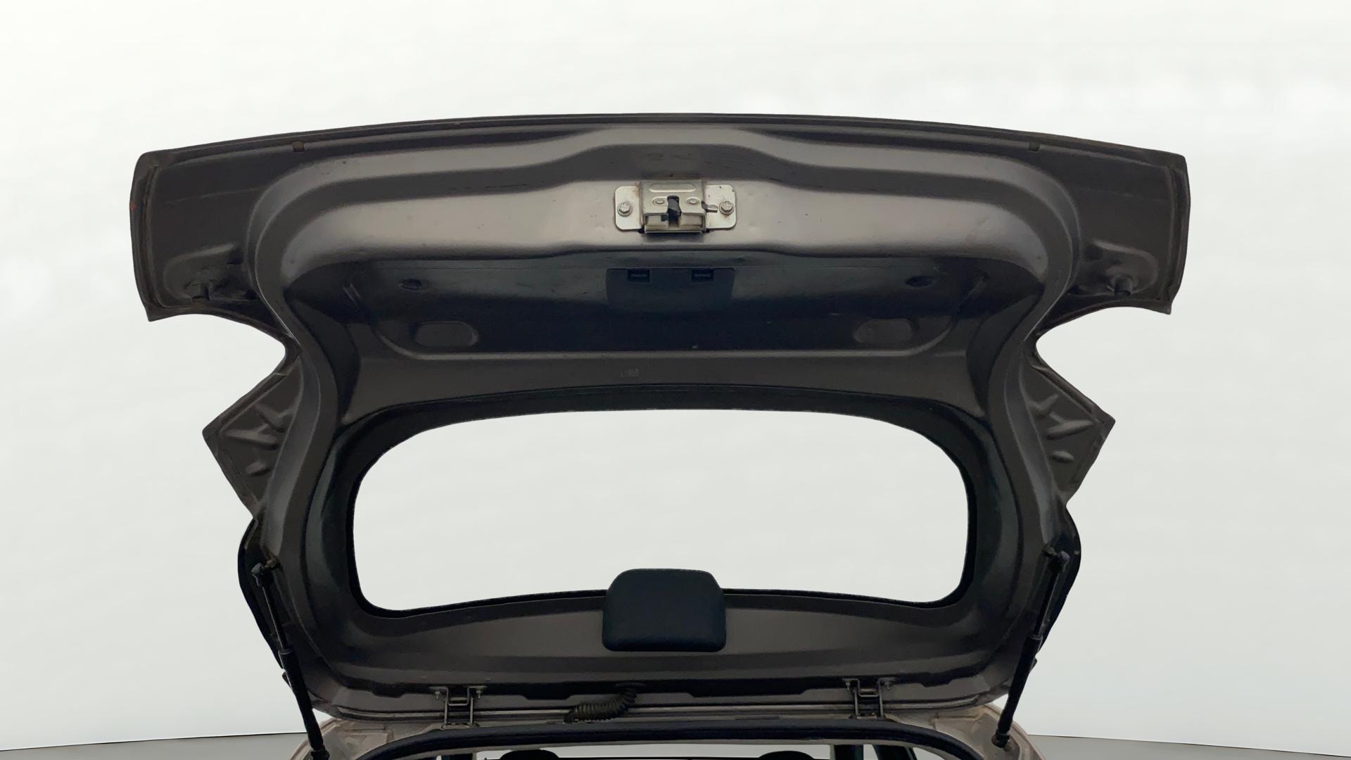 View 2015 Renault Kwid RXE Image 16 Used 2015 Renault Kwid RXE Image 16