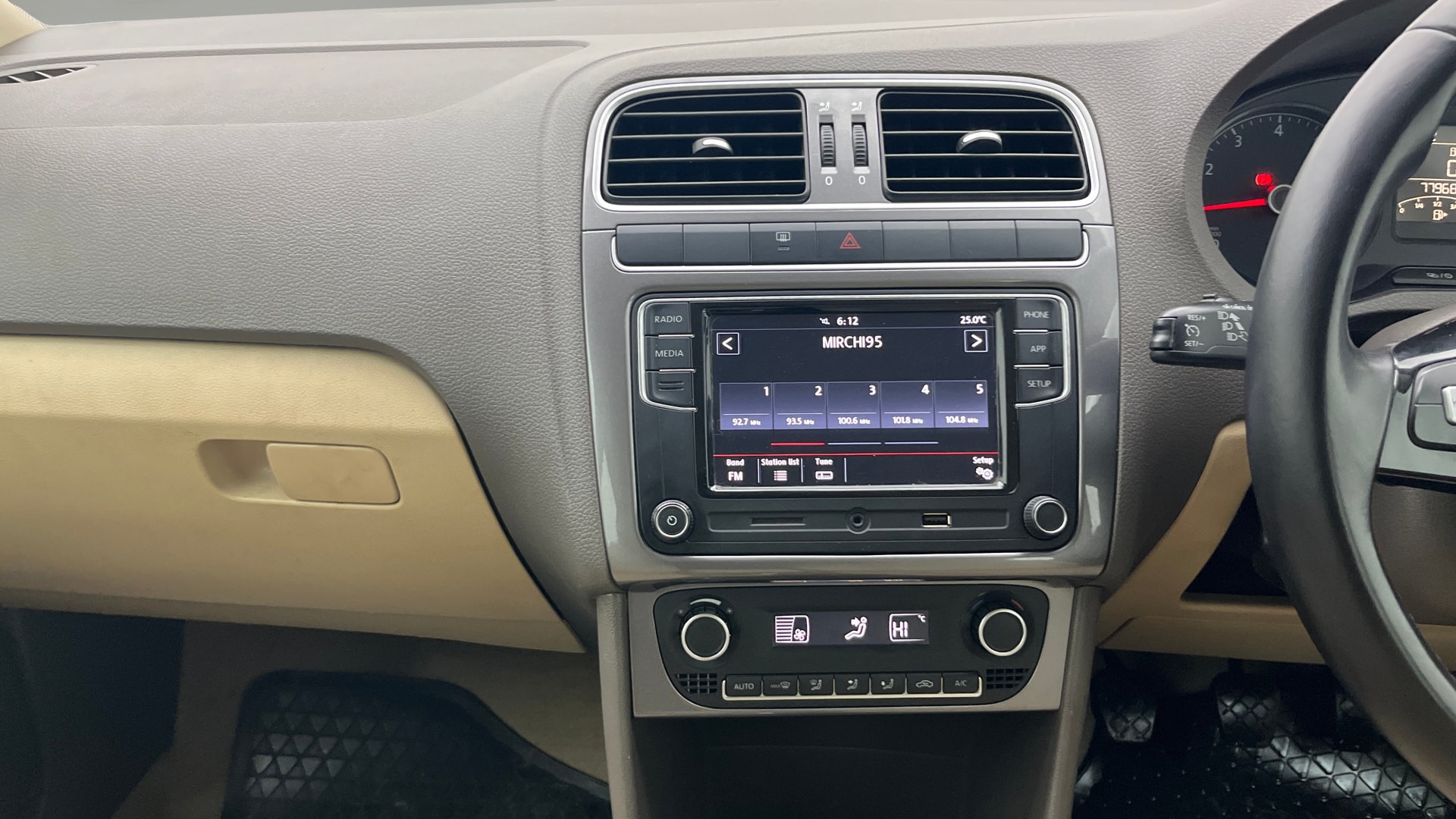 View 2021 Volkswagen Vento 1.0 L TSI Highline Petrol Image 17 Used 2021 Volkswagen Vento 1.0 L TSI Highline Petrol Image 17