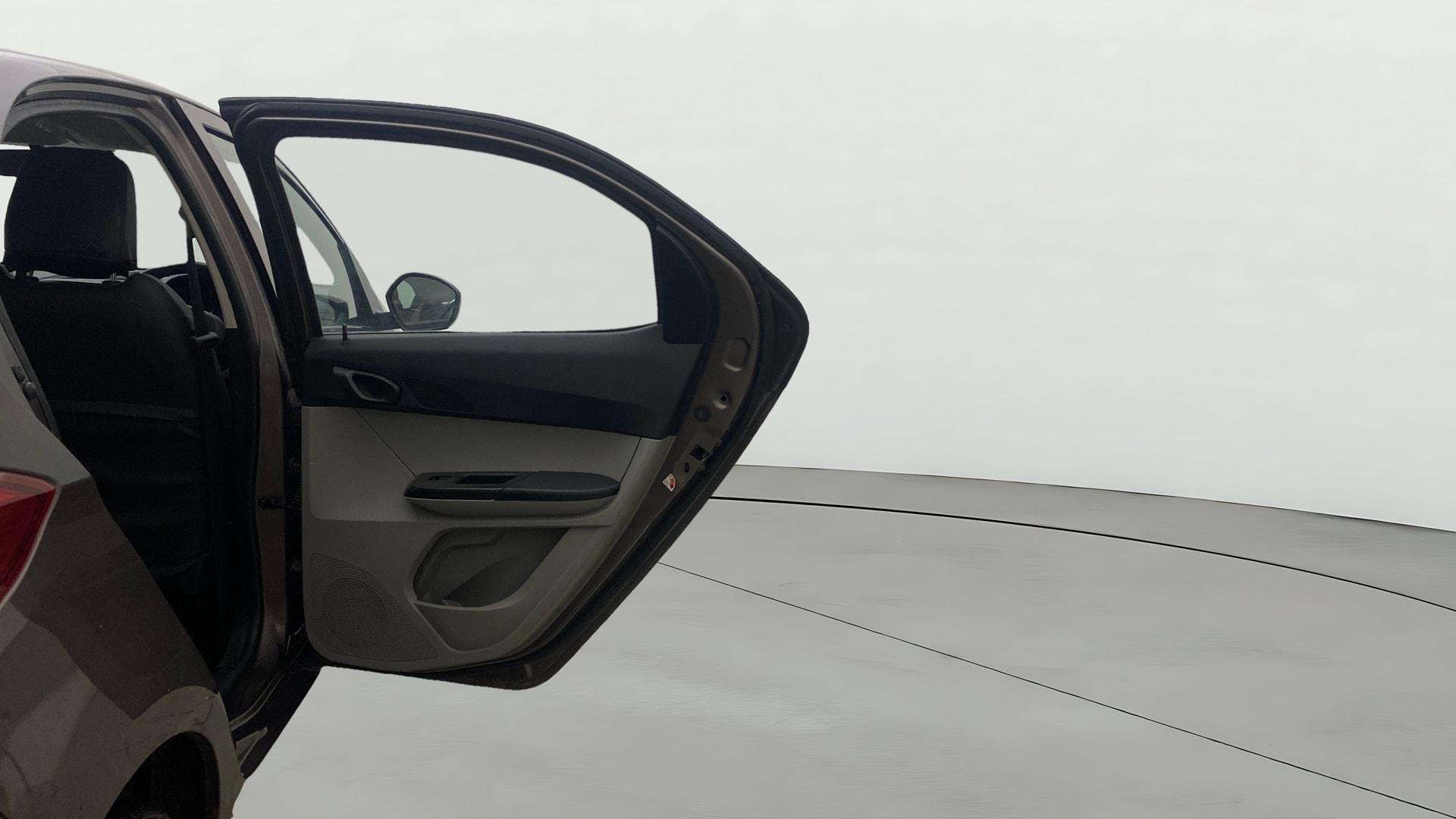 View 2020 Tata Tiago Revotorq XB Image 7 Used 2020 Tata Tiago Revotorq XB Image 7