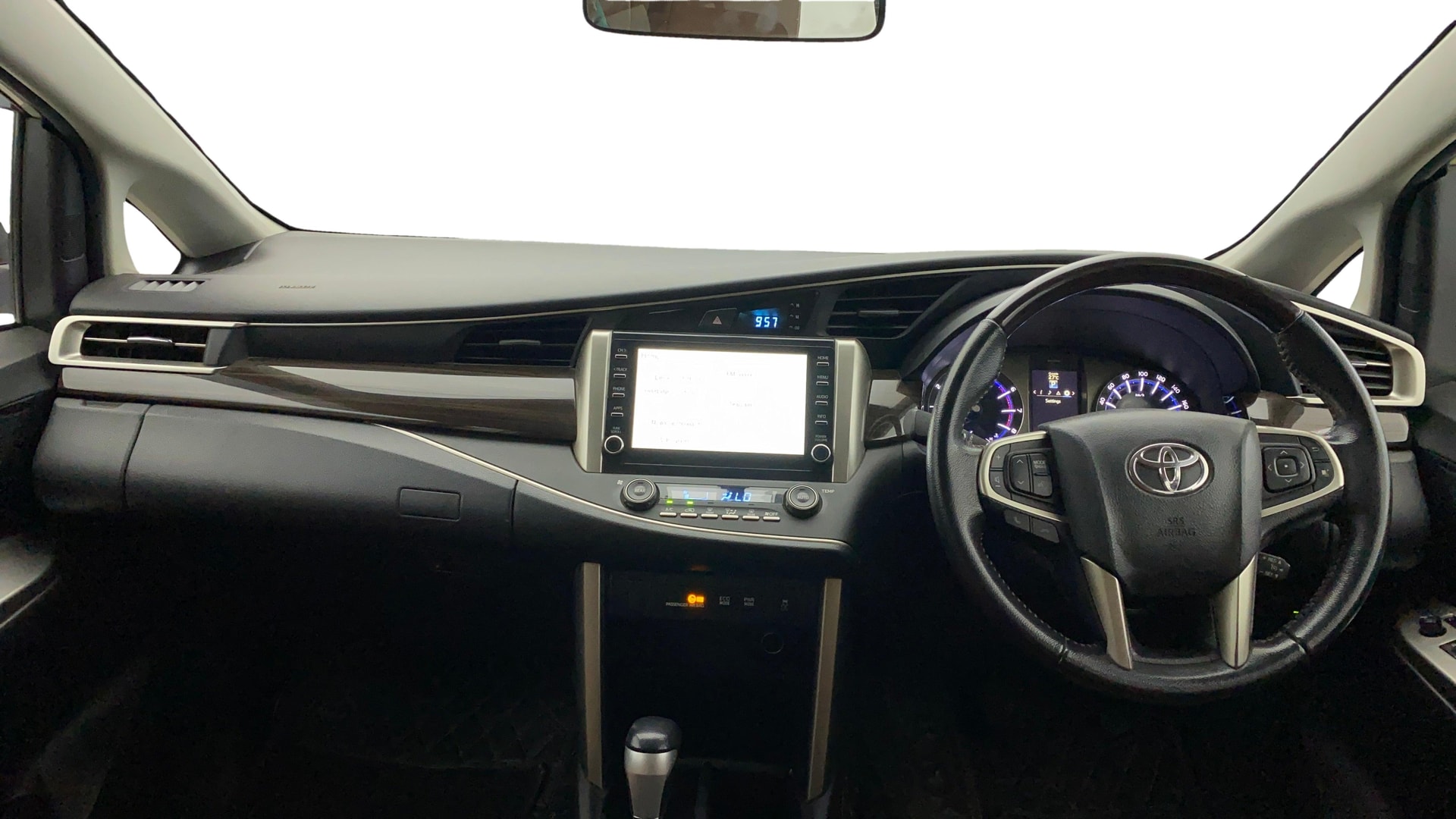 View 2021 Toyota Innova Crysta 2.7 ZX AT 7-Seater BS IV Image 17 Used 2021 Toyota Innova Crysta 2.7 ZX AT 7-Seater BS IV Image 17
