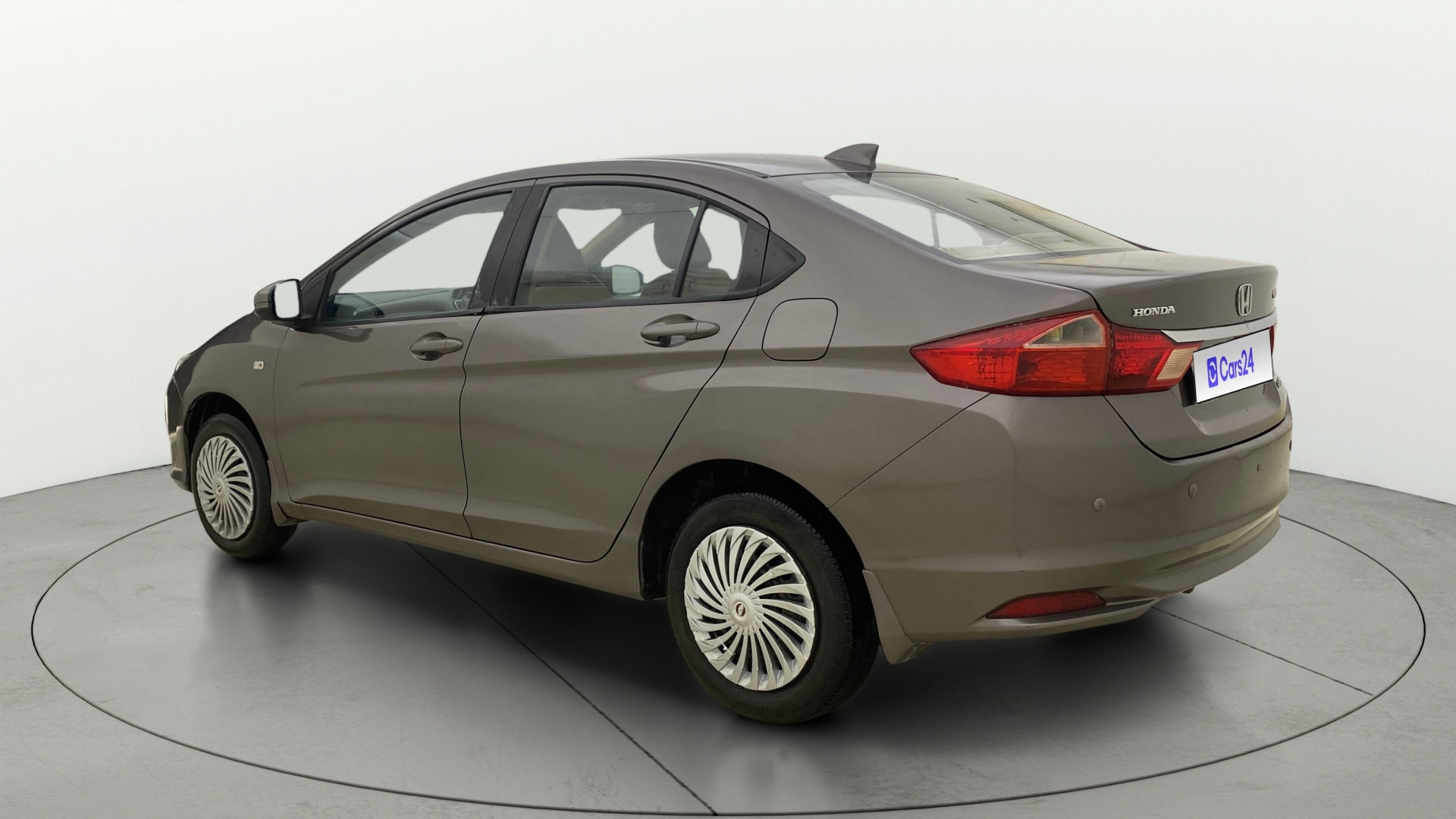 View 2015 Honda City ZX MT Diesel Anniversary Edition Image 2 Used 2015 Honda City ZX MT Diesel Anniversary Edition Image 2