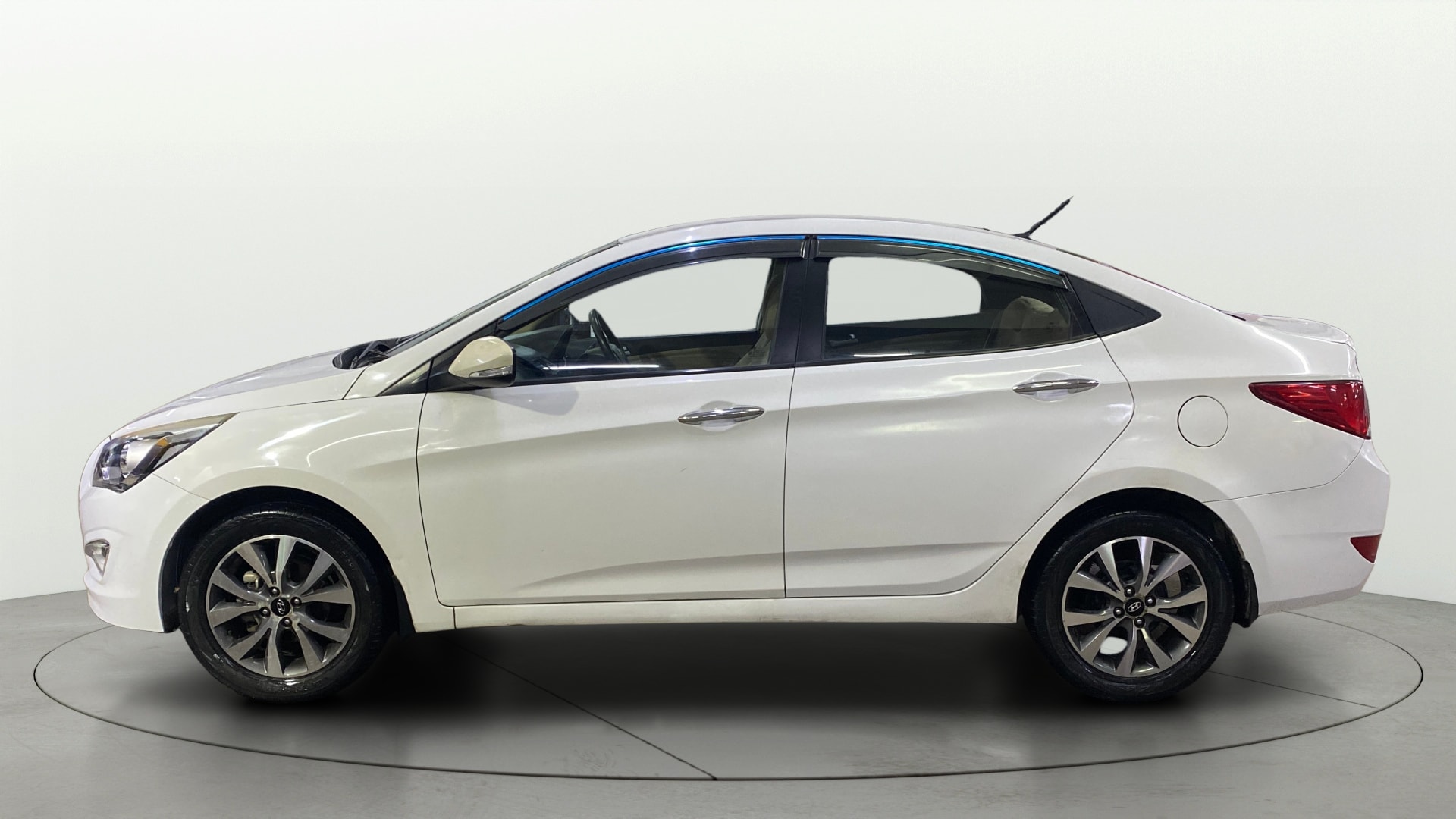 View 2015 Hyundai Fluidic Verna 1.6 VTVT S O Image 25 Used 2015 Hyundai Fluidic Verna 1.6 VTVT S O Image 25
