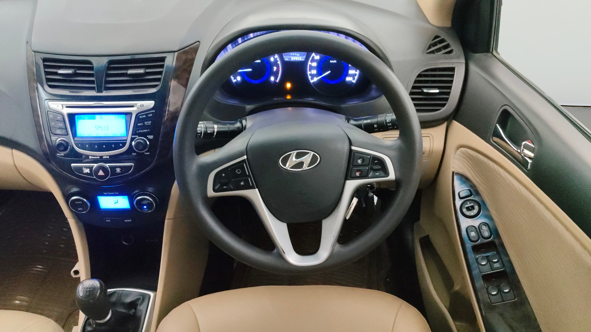 View 2013 Hyundai Fluidic Verna 1.6 VTVT SX Image 20 Used 2013 Hyundai Fluidic Verna 1.6 VTVT SX Image 20