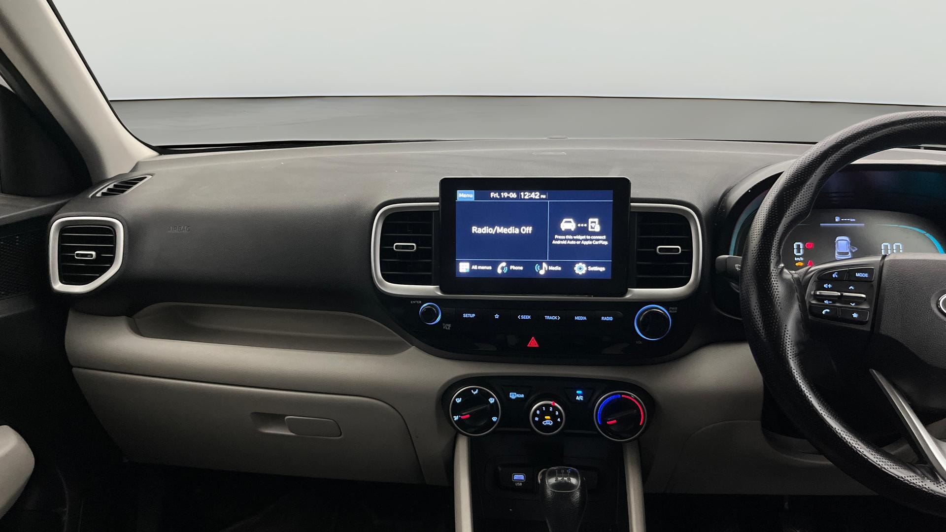 View 2024 Hyundai Venue S 1.2 Petrol Image 17 Used 2024 Hyundai Venue S 1.2 Petrol Image 17