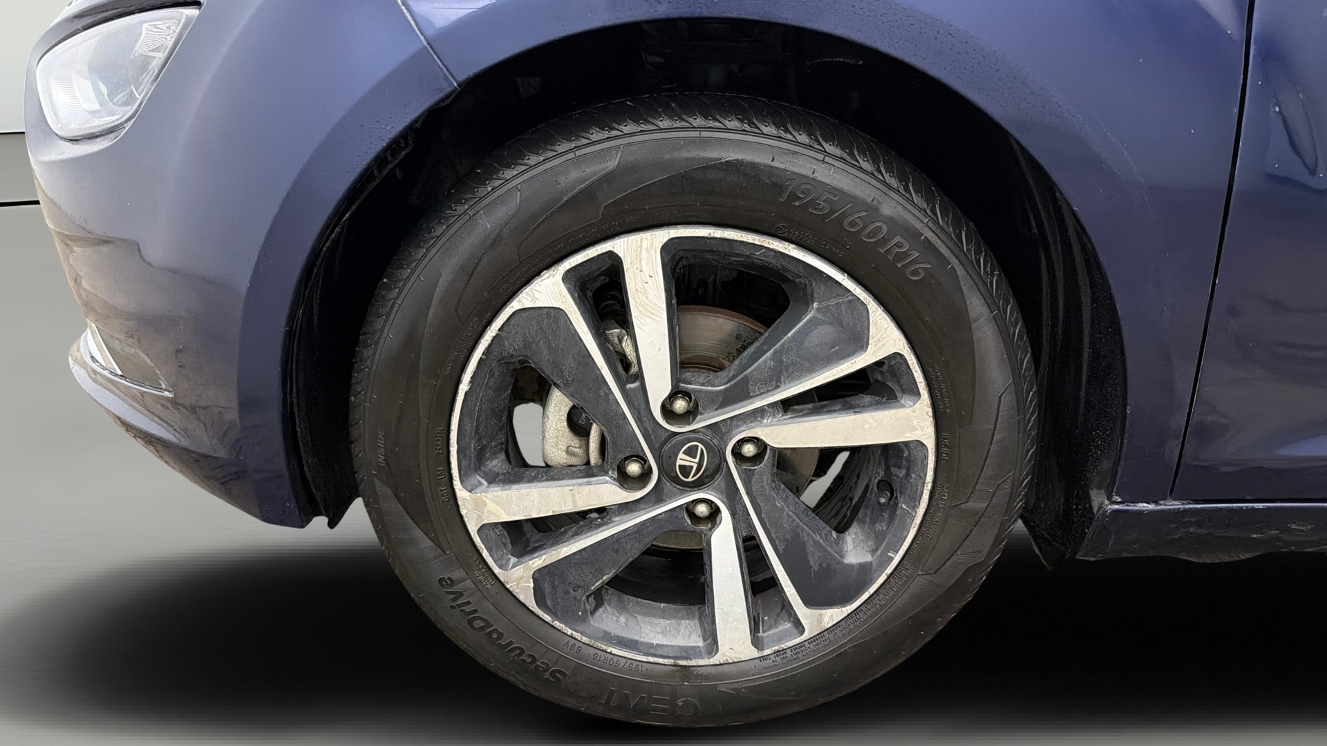 View 2023 Tata Altroz XZ Petrol Image 29 Used 2023 Tata Altroz XZ Petrol Image 29