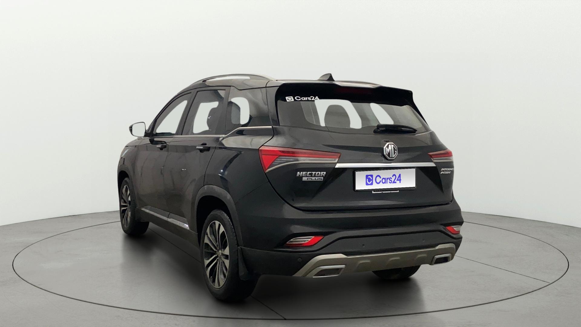 View 2022 MG Hector Plus Sharp Turbo 6 Seater Diesel Image 2 Used 2022 MG Hector Plus Sharp Turbo 6 Seater Diesel Image 2