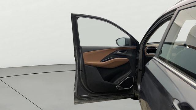 View MG Hector Plus Image 40 Used MG Hector Plus Image 40