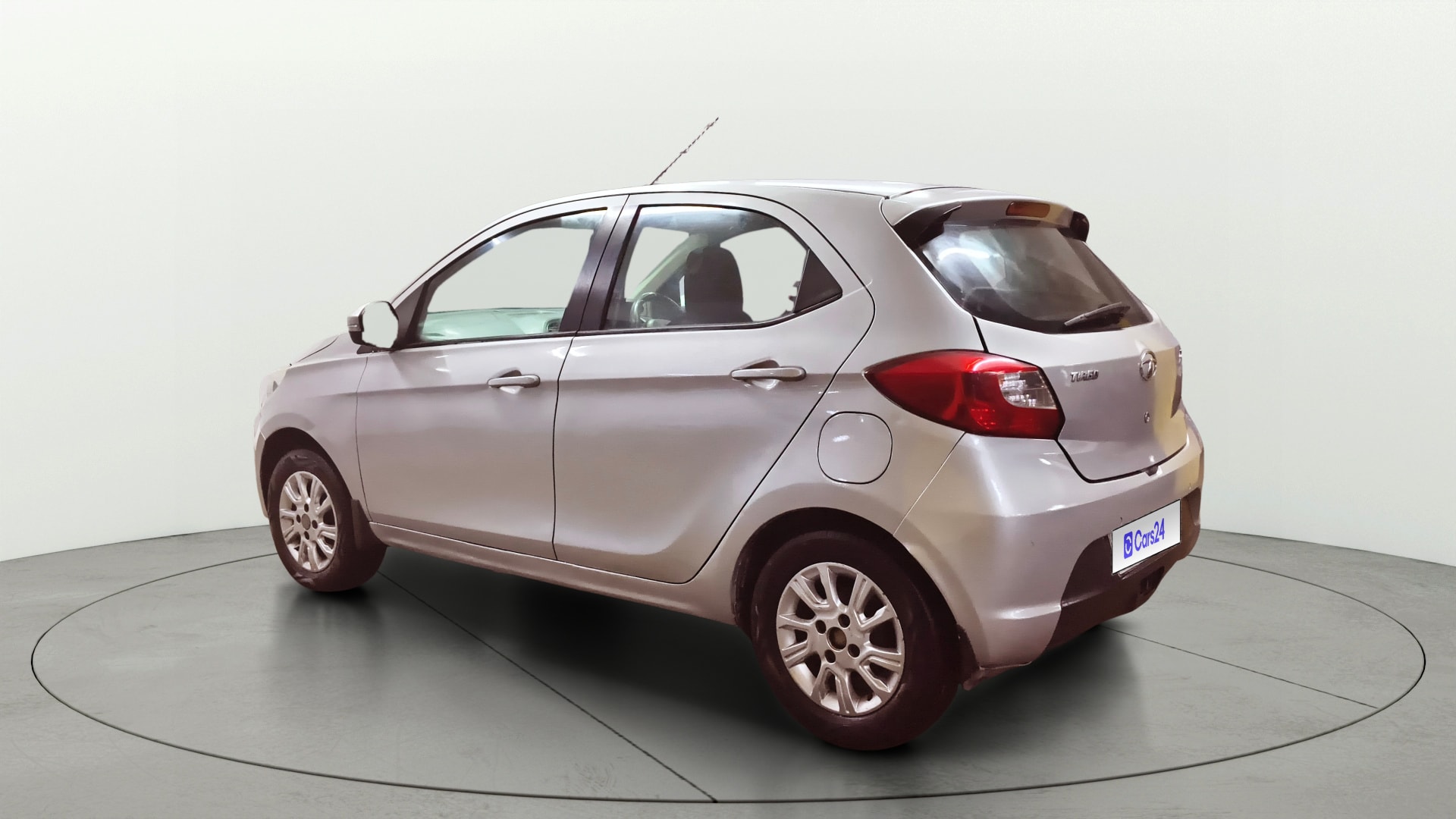 View 2019 Tata Tiago Revotorq XB Image 2 Used 2019 Tata Tiago Revotorq XB Image 2