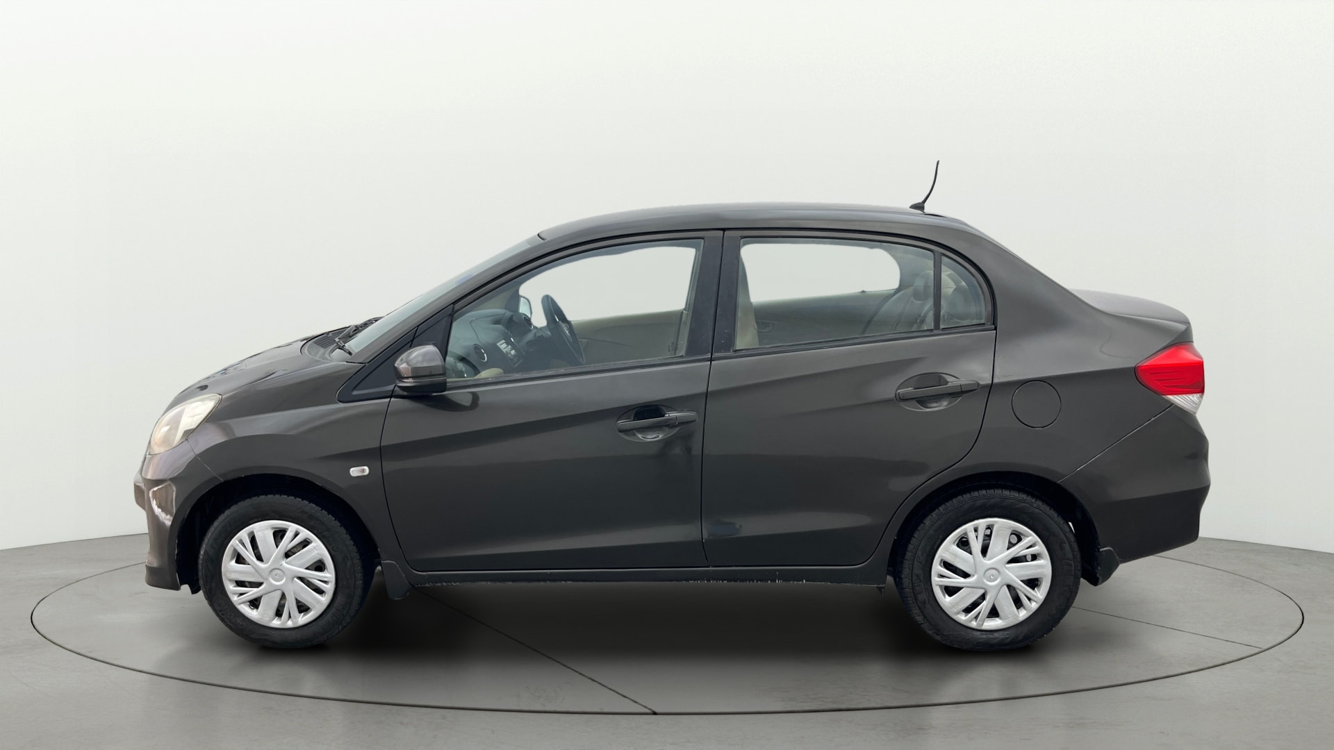View 2015 Honda Amaze E MT Petrol BS IV Image 5 Used 2015 Honda Amaze E MT Petrol BS IV Image 5