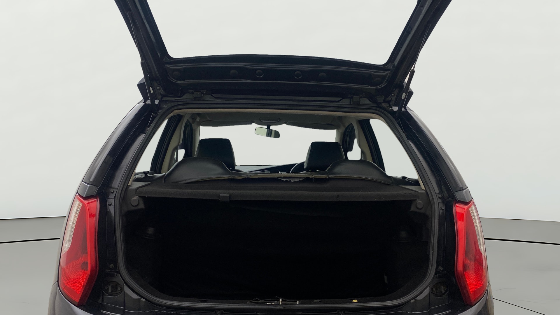 View 2016 Tata Bolt XE Quadrajet 75PS Diesel Image 36 Used 2016 Tata Bolt XE Quadrajet 75PS Diesel Image 36