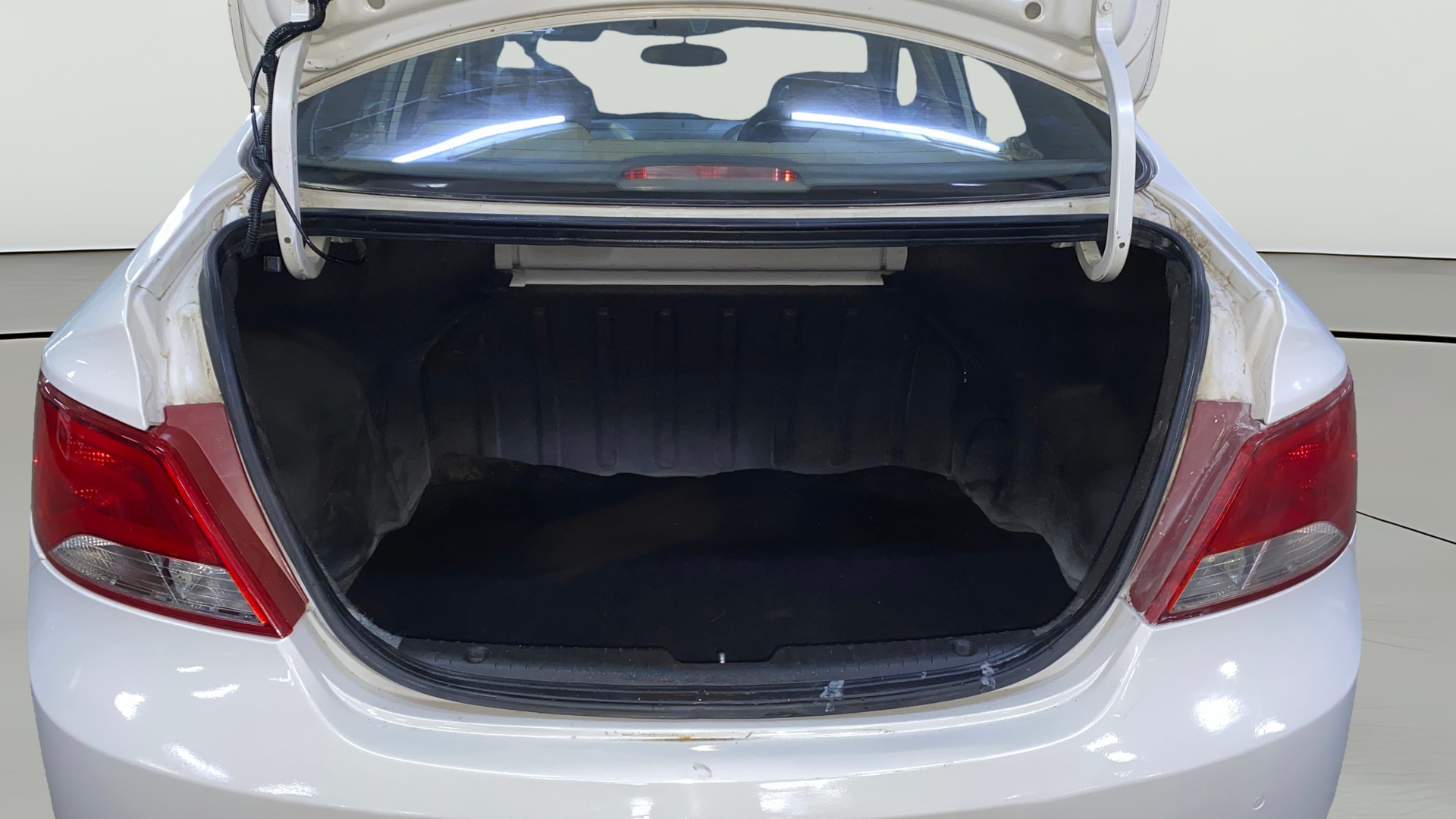 View 2016 Hyundai Verna 1.6 VTVT SX Image 37 Used 2016 Hyundai Verna 1.6 VTVT SX Image 37