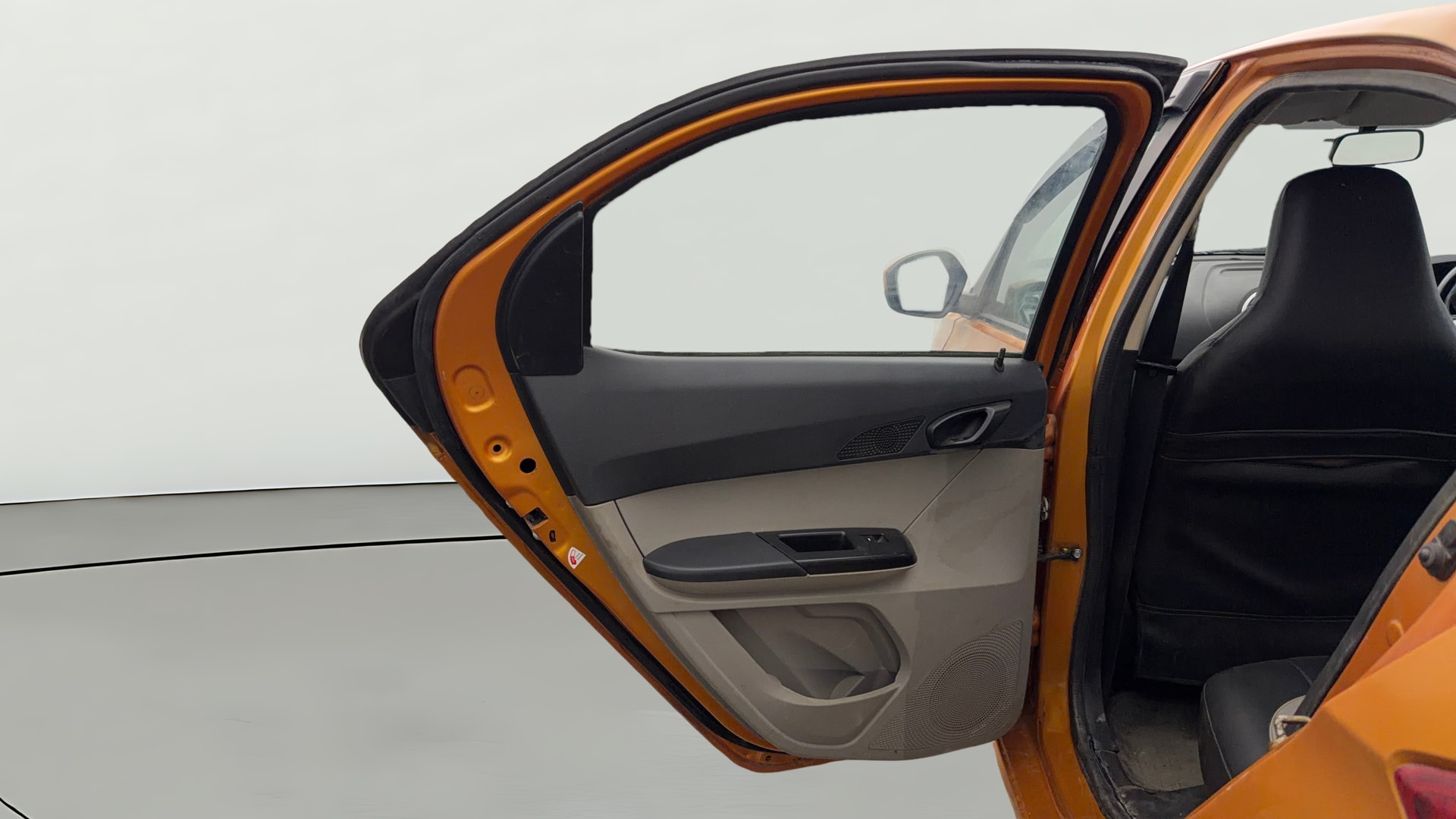 View 2016 Tata Tiago Revotorq XB Image 22 Used 2016 Tata Tiago Revotorq XB Image 22