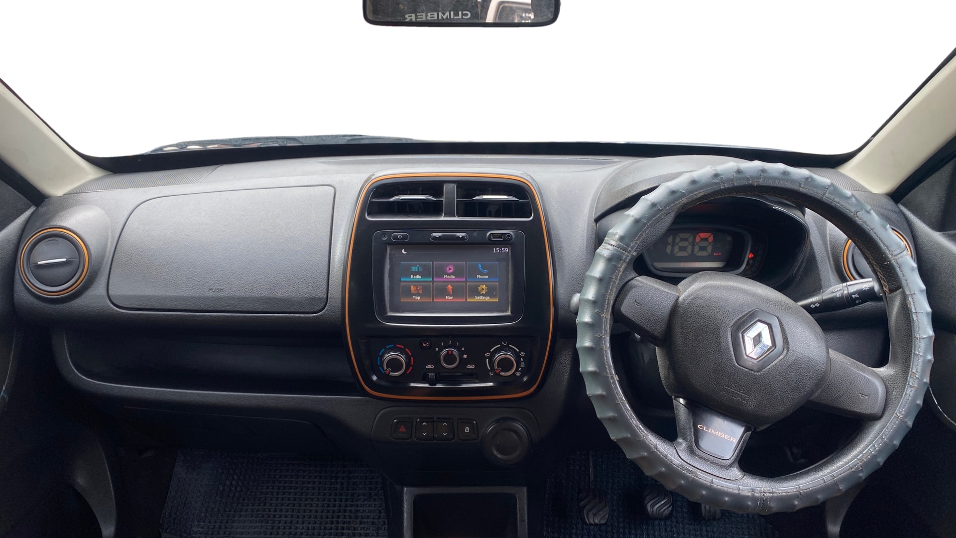 View 2017 Renault Kwid RXT 1.0 Driver Airbag Option Image 15 Used 2017 Renault Kwid RXT 1.0 Driver Airbag Option Image 15