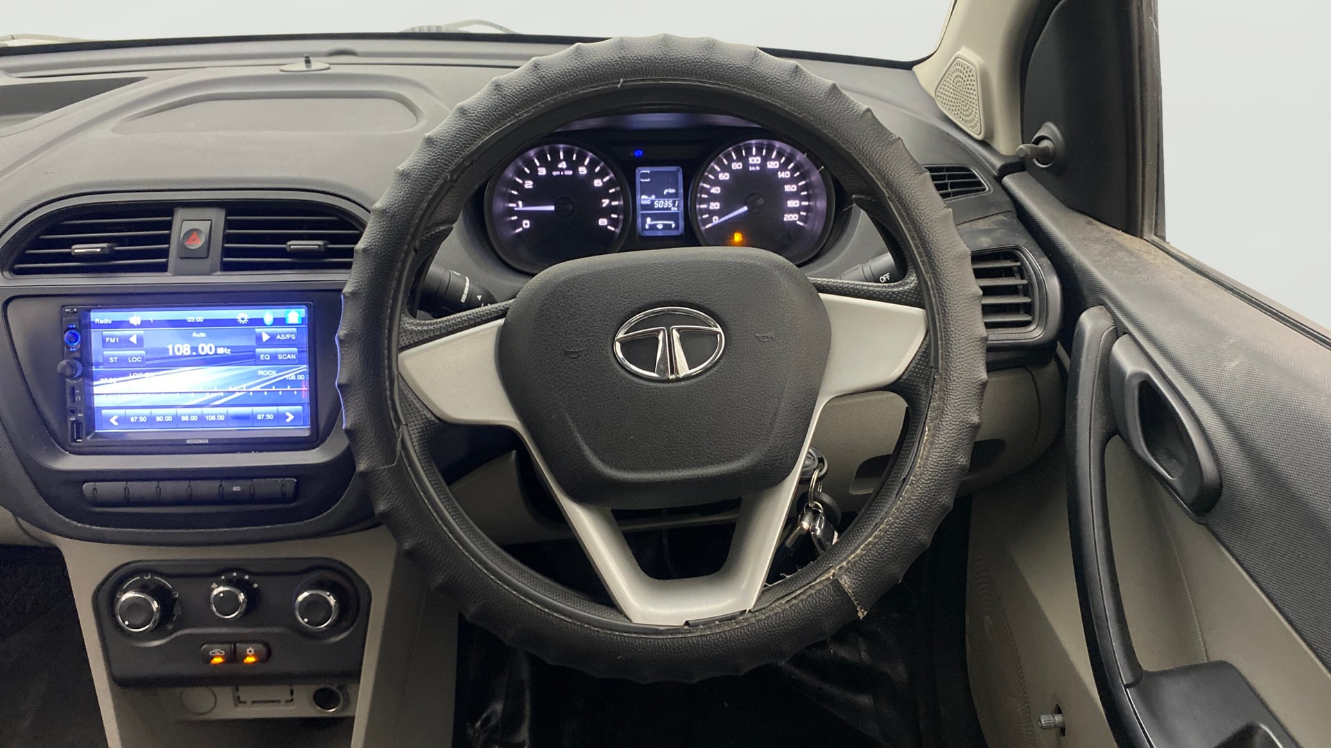View 2019 Tata Tigor XE Diesel Image 20 Used 2019 Tata Tigor XE Diesel Image 20