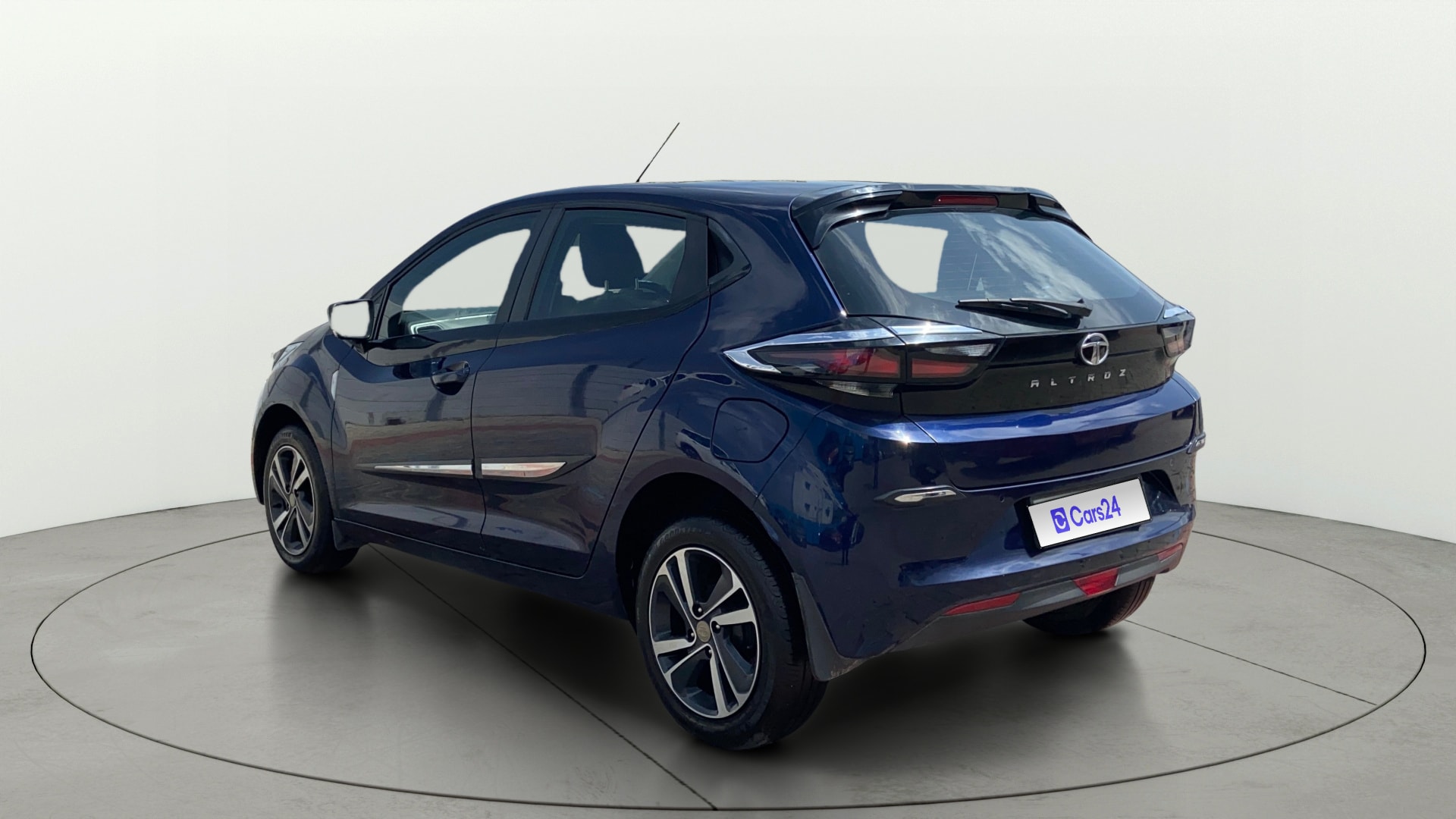 View 2022 Tata Altroz XZ Petrol Image 2 Used 2022 Tata Altroz XZ Petrol Image 2