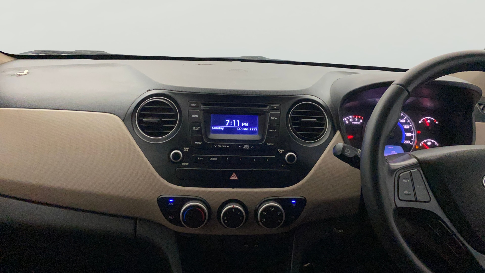 View 2016 Hyundai Grand i10 1.2 Asta Petrol Image 31 Used 2016 Hyundai Grand i10 1.2 Asta Petrol Image 31
