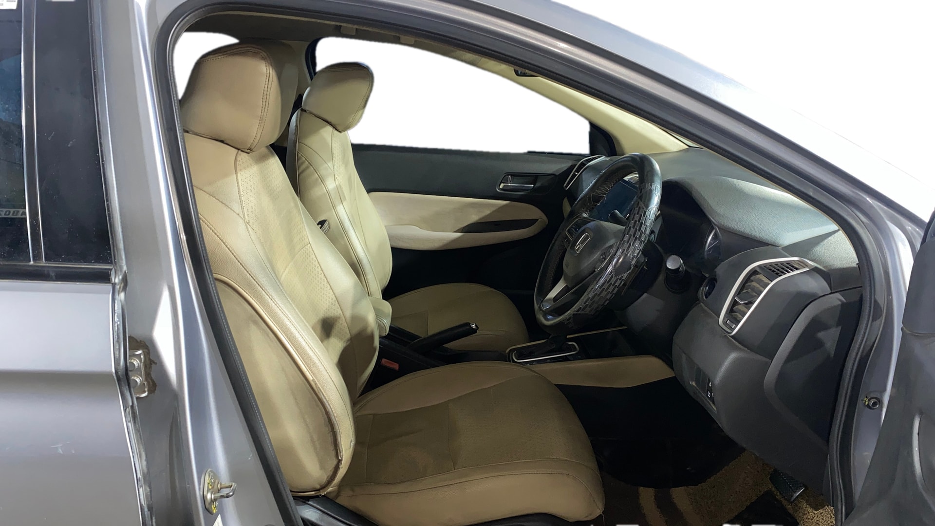 View 2020 Honda City ZX MT Diesel Anniversary Edition Image 27 Used 2020 Honda City ZX MT Diesel Anniversary Edition Image 27