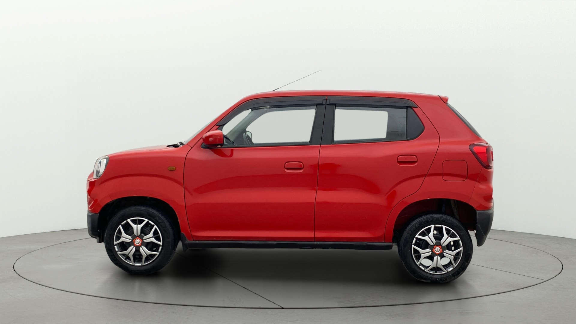 View 2021 Maruti Suzuki 1000 Base Variant Image 5 Used 2021 Maruti Suzuki 1000 Base Variant Image 5
