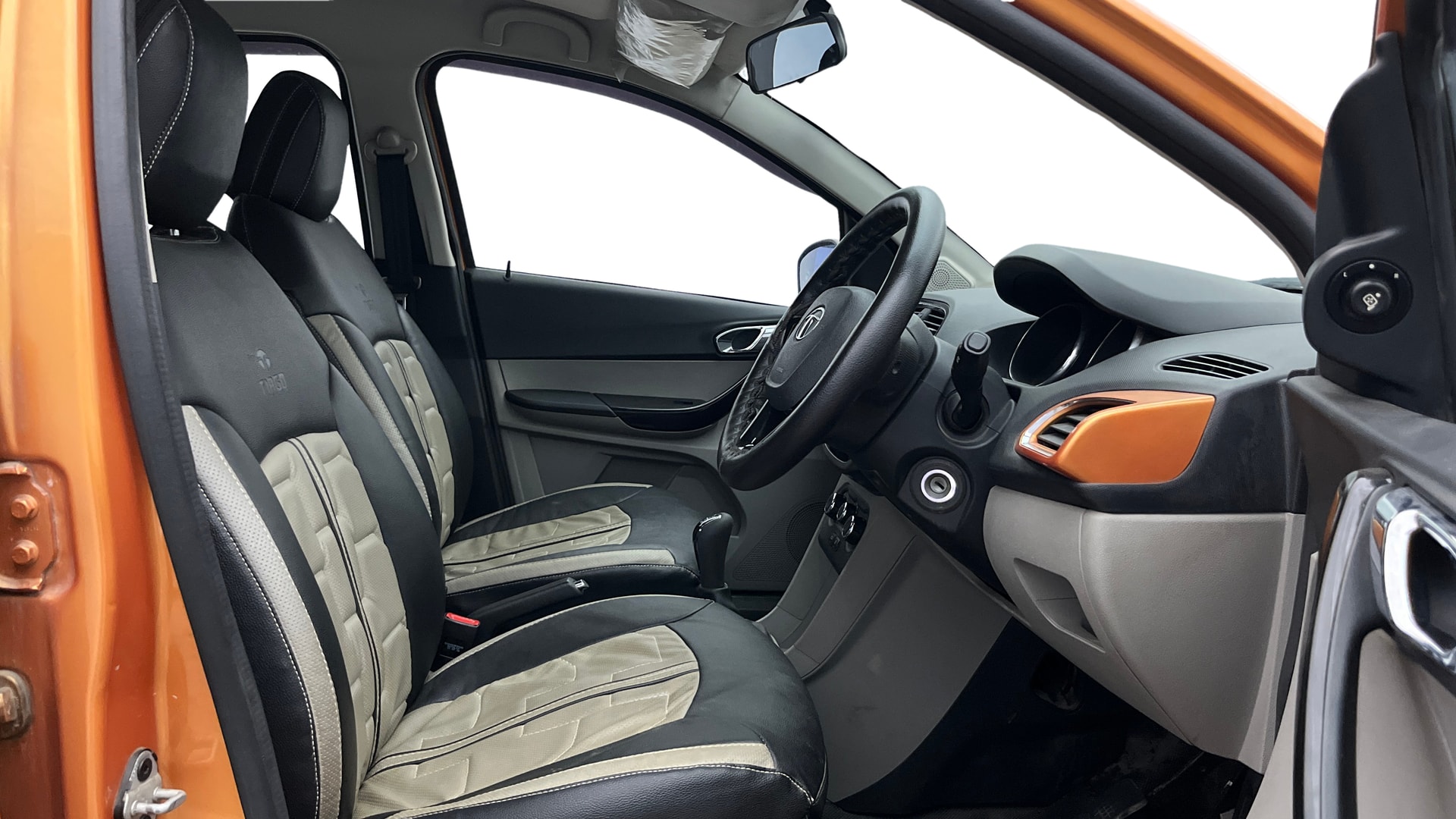 View 2018 Tata Tiago Revotorq XB Image 16 Used 2018 Tata Tiago Revotorq XB Image 16