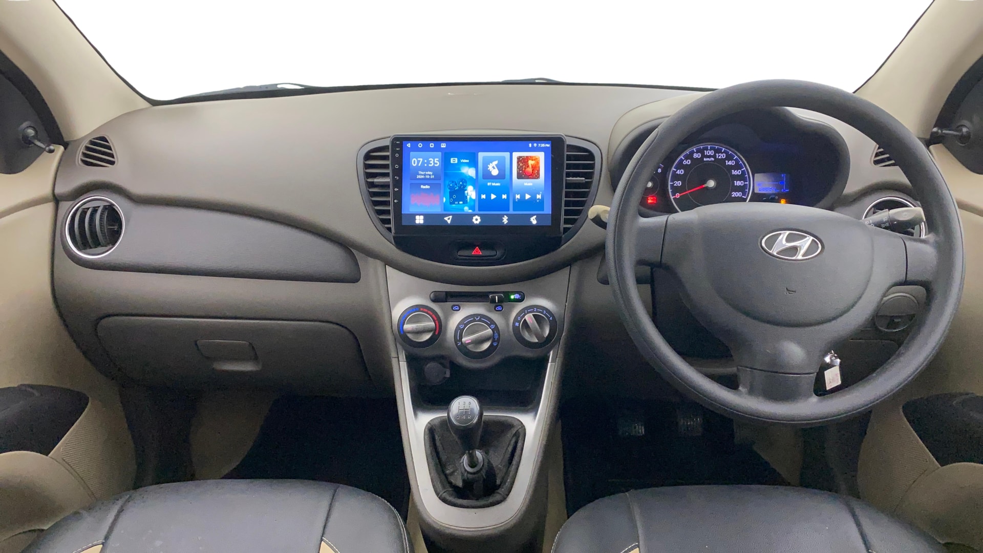 View 2013 Hyundai i10 1.1 Magna Image 15 Used 2013 Hyundai i10 1.1 Magna Image 15