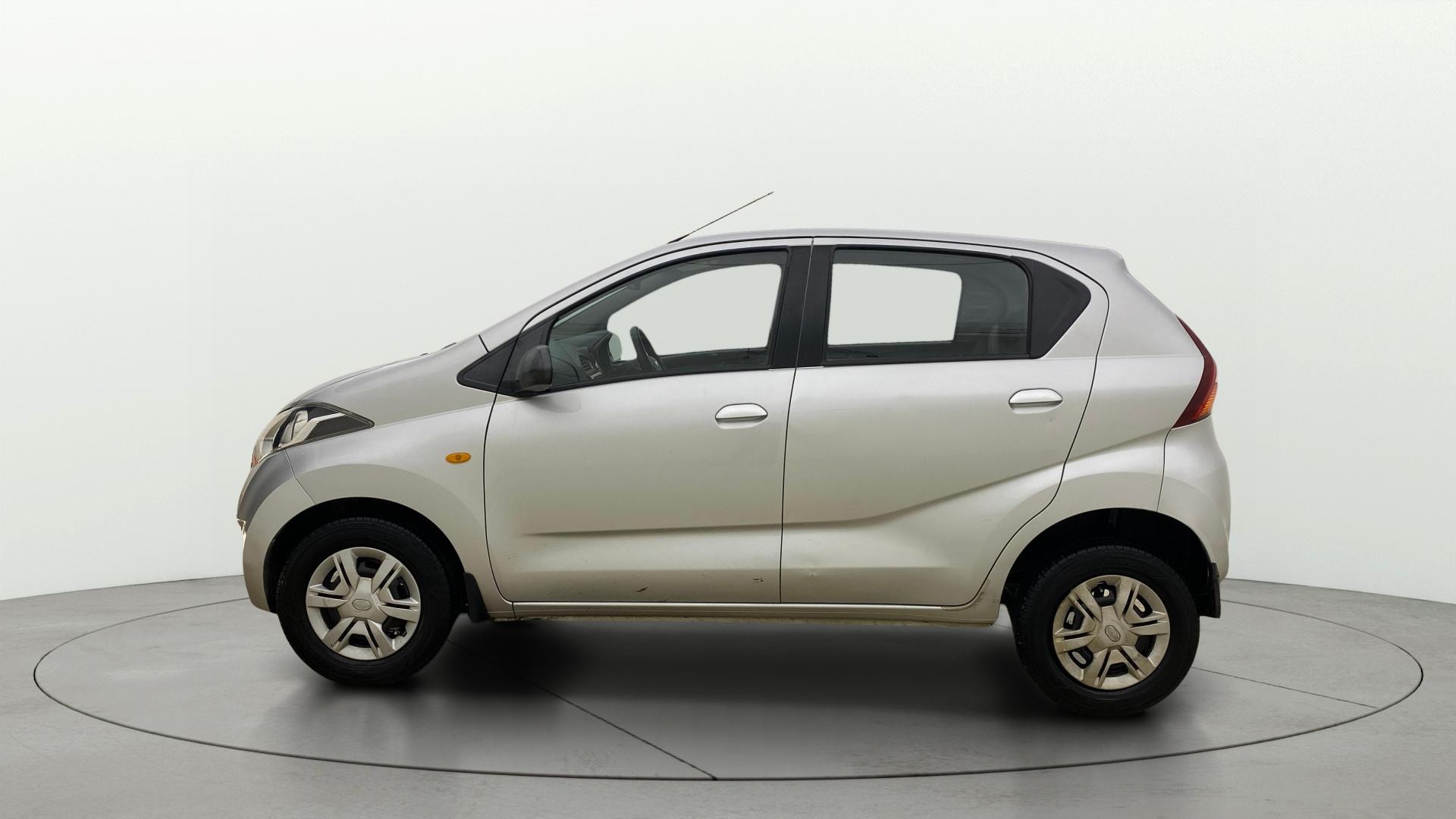 View 2019 Datsun Redi GO S 1.0L AMT BS IV Image 5 Used 2019 Datsun Redi GO S 1.0L AMT BS IV Image 5