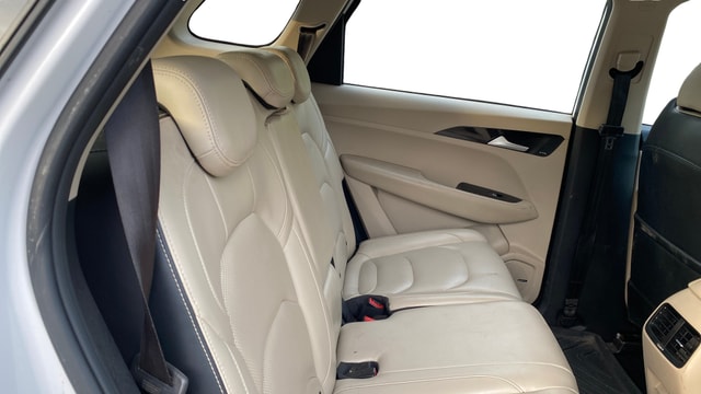 View MG Hector Image 38 Used MG Hector Image 38