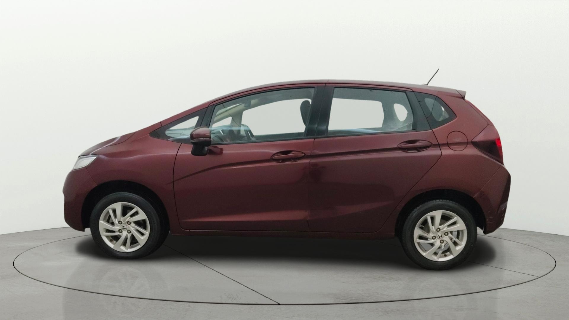 View 2016 Honda Jazz E MT Diesel Image 5 Used 2016 Honda Jazz E MT Diesel Image 5