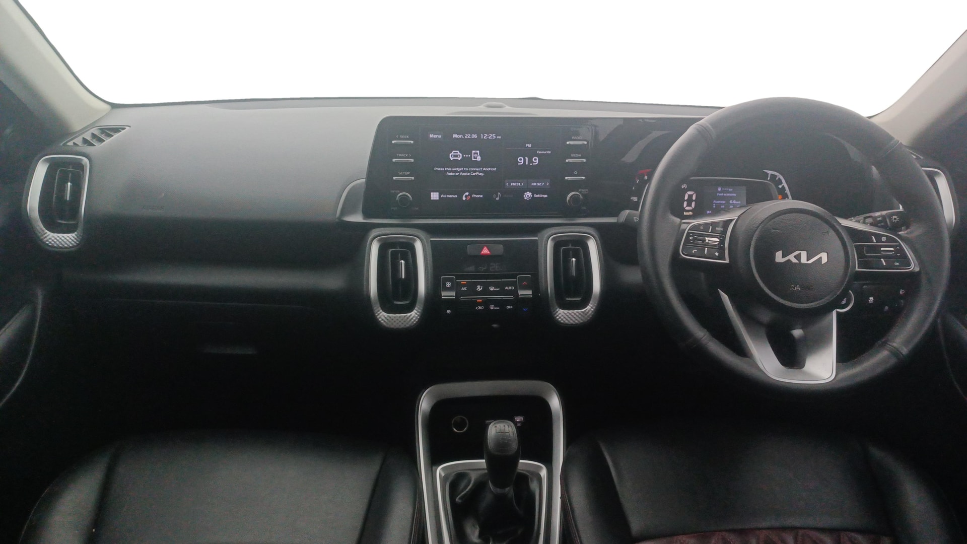 View 2023 Kia Sonet HTK Plus iMT Petrol Image 15 Used 2023 Kia Sonet HTK Plus iMT Petrol Image 15