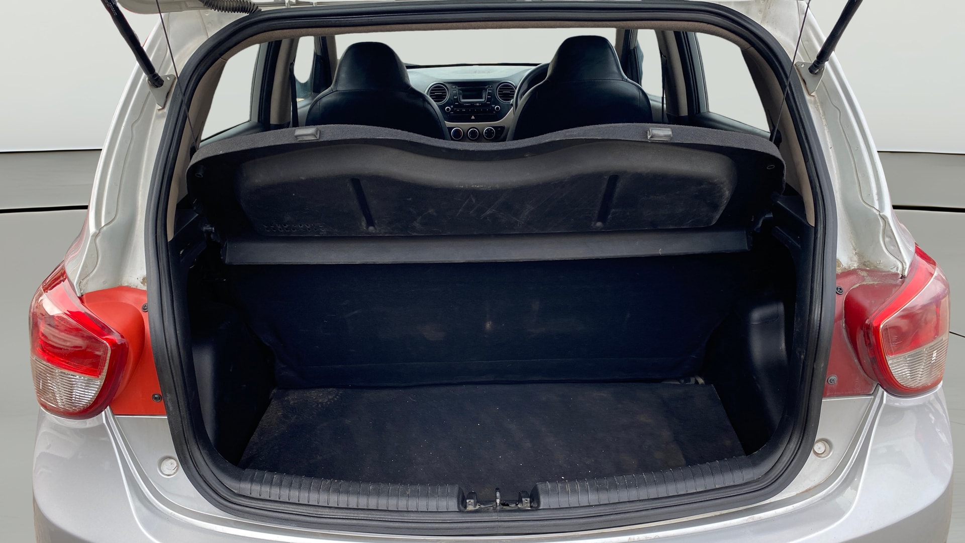 View 2015 Hyundai Grand i10 Sportz 1.2 Kappa Image 36 Used 2015 Hyundai Grand i10 Sportz 1.2 Kappa Image 36