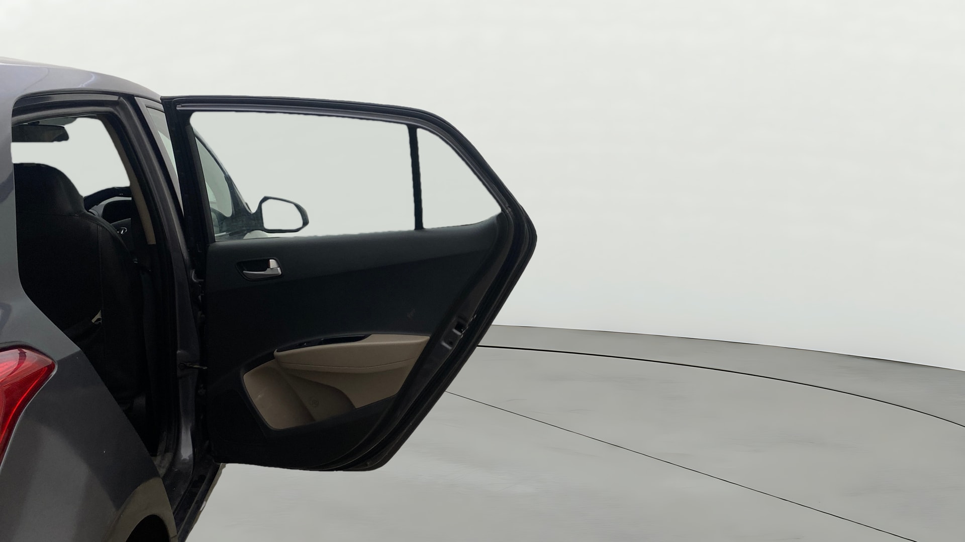 View 2017 Hyundai Grand i10 Sportz 1.2 Kappa Image 8 Used 2017 Hyundai Grand i10 Sportz 1.2 Kappa Image 8