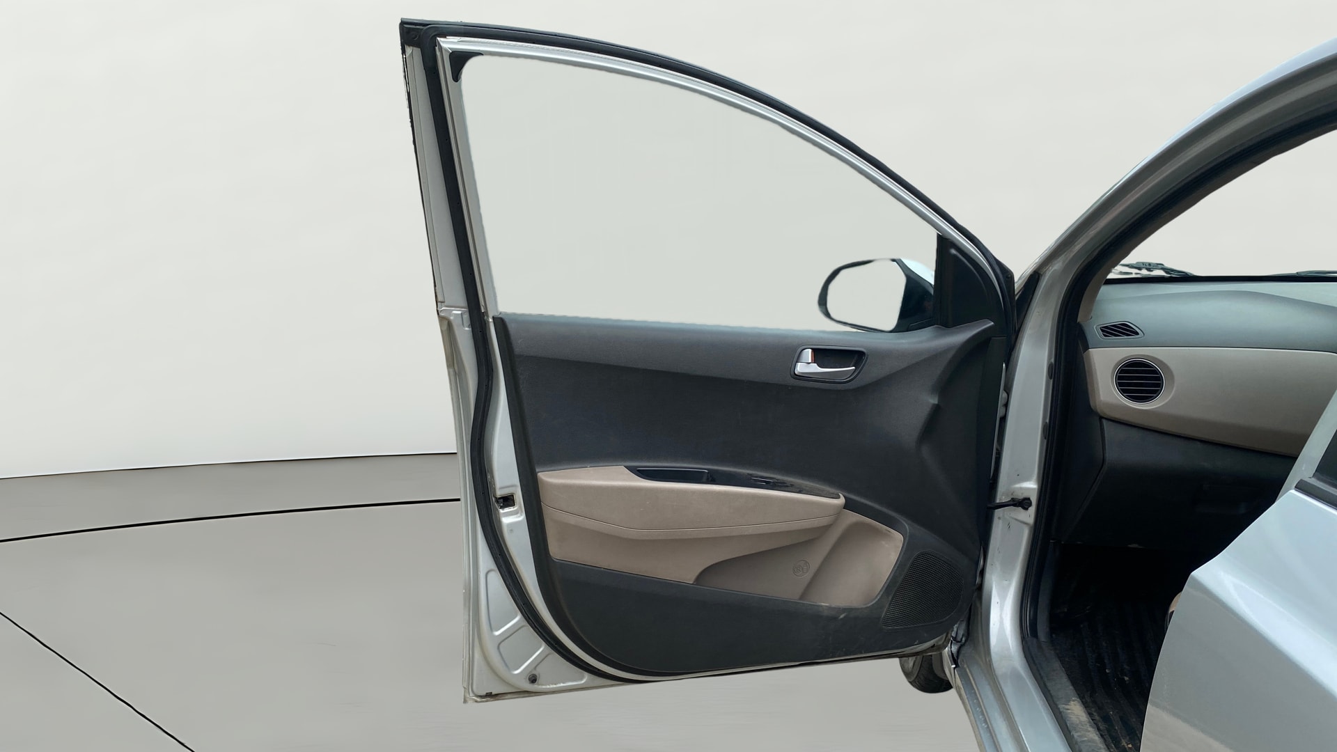 View 2015 Hyundai Xcent S Petrol Image 30 Used 2015 Hyundai Xcent S Petrol Image 30