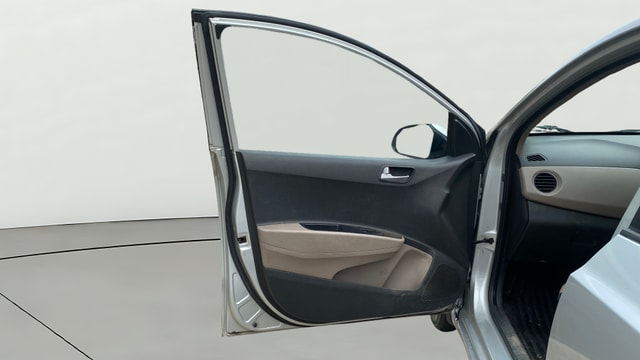 View Hyundai Xcent Image 30 Used Hyundai Xcent Image 30