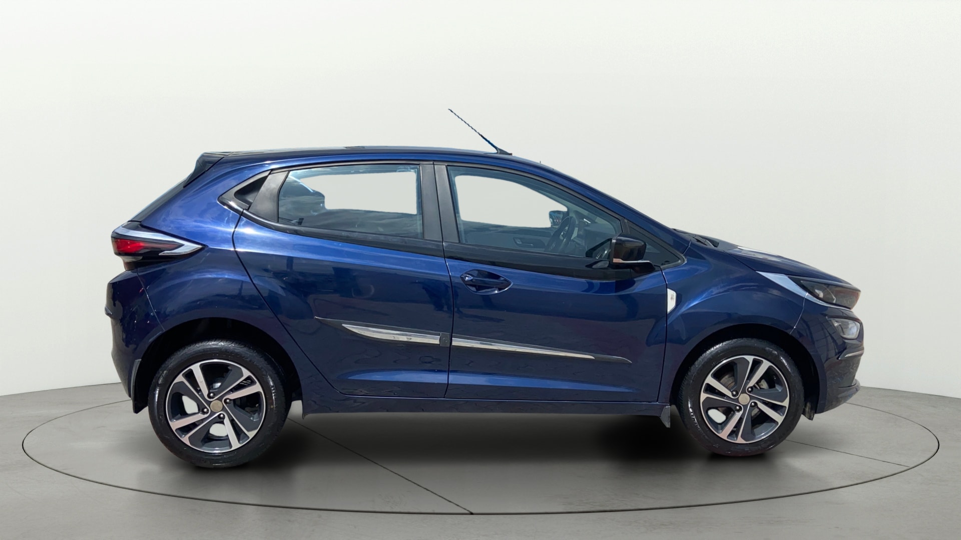 View 2022 Tata Altroz XZ Petrol Image 9 Used 2022 Tata Altroz XZ Petrol Image 9