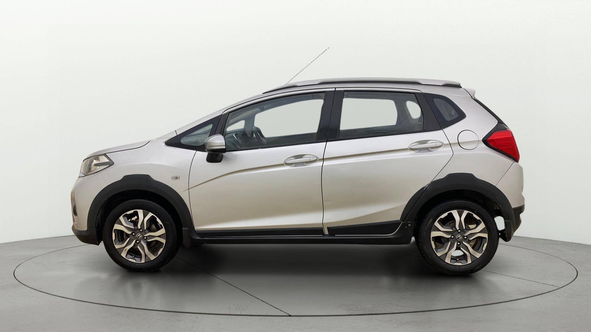 View 2019 Honda WR-V S MT Diesel Edge Edition Image 5 Used 2019 Honda WR-V S MT Diesel Edge Edition Image 5