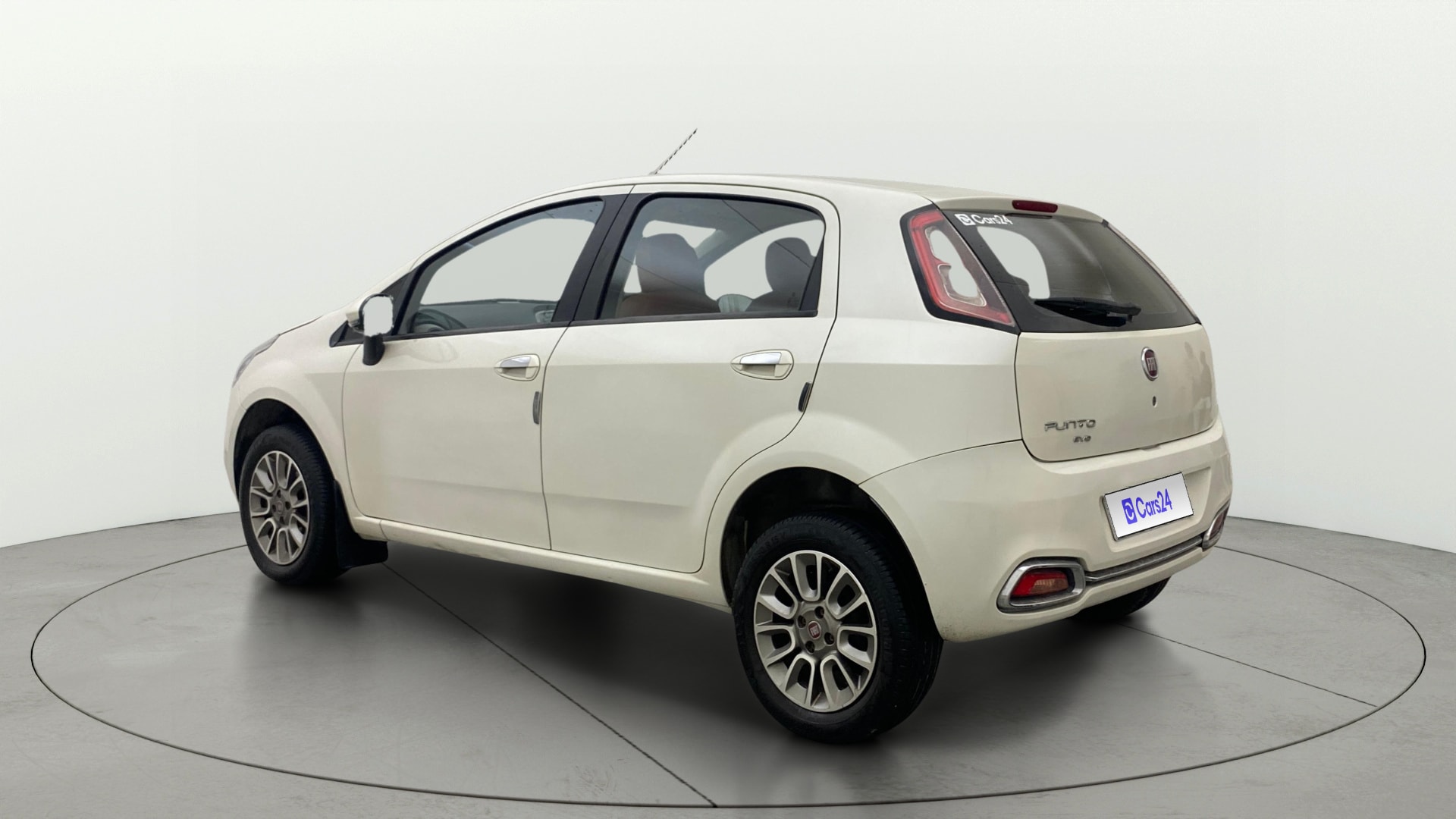 View 2016 Fiat Punto Evo 1.2L Pure Fire Petrol Image 2 Used 2016 Fiat Punto Evo 1.2L Pure Fire Petrol Image 2
