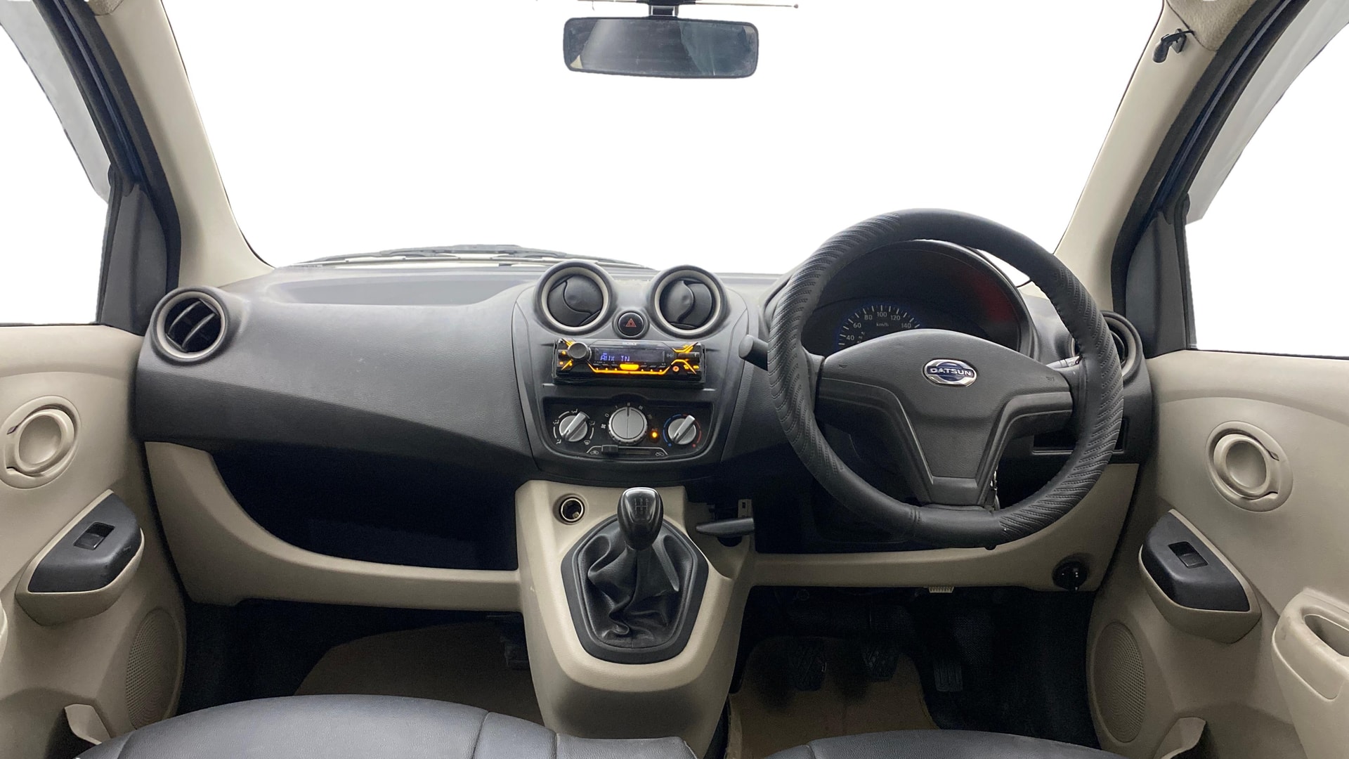View 2017 Datsun Go T Image 15 Used 2017 Datsun Go T Image 15