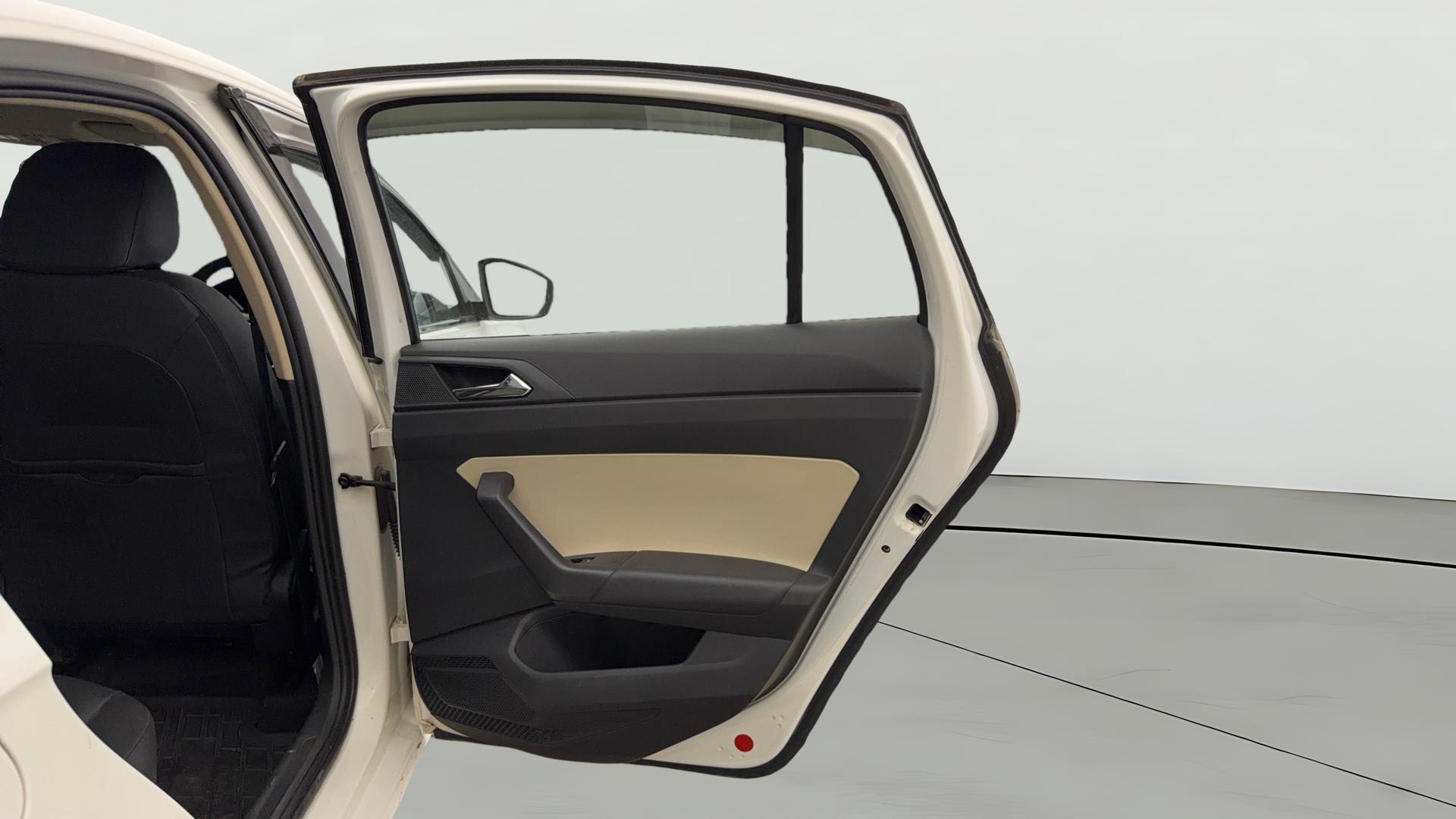 View 2022 Skoda Slavia Style 1.0 TSI AT Image 8 Used 2022 Skoda Slavia Style 1.0 TSI AT Image 8