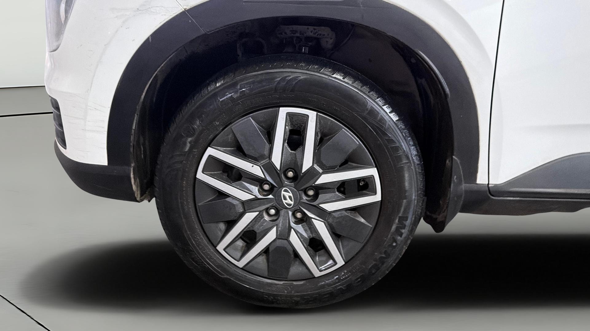 View 2022 Hyundai Venue S Plus 1.5 Diesel MT Image 27 Used 2022 Hyundai Venue S Plus 1.5 Diesel MT Image 27